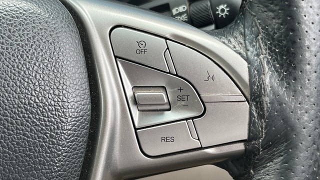 View Mahindra XUV300 Image 3 Used Mahindra XUV300 Image 3