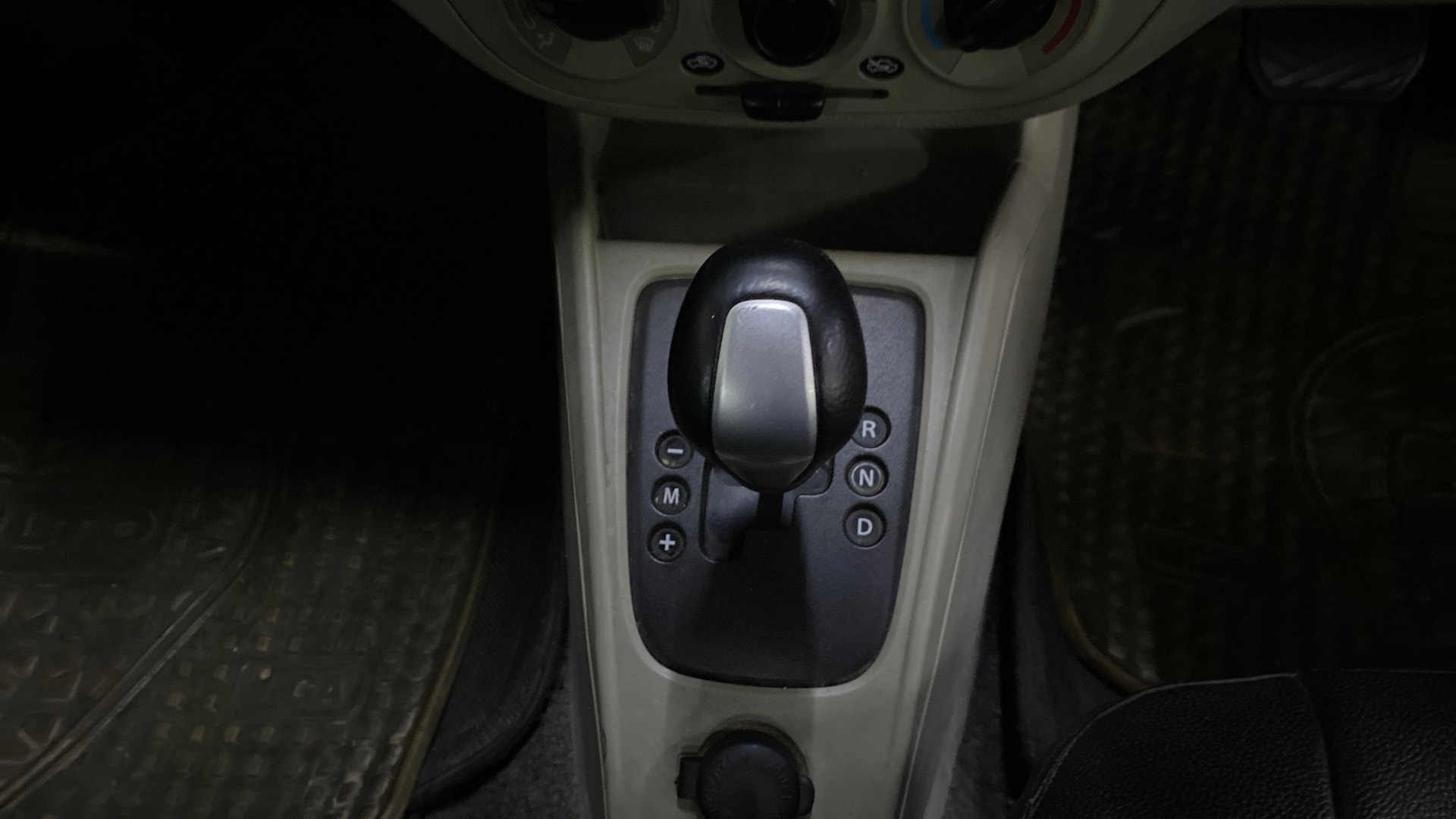 View 2017 Maruti Suzuki Alto K10 LX Image 38 Used 2017 Maruti Suzuki Alto K10 LX Image 38