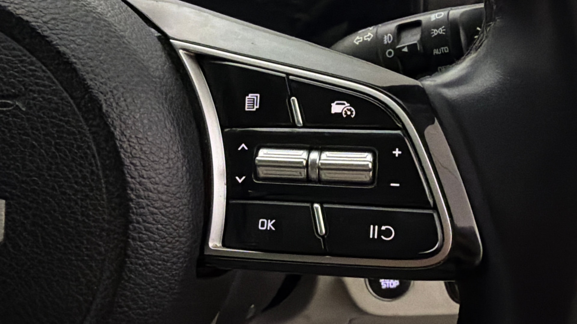 View 2024 Kia Seltos HTX Diesel Image 3 Used 2024 Kia Seltos HTX Diesel Image 3