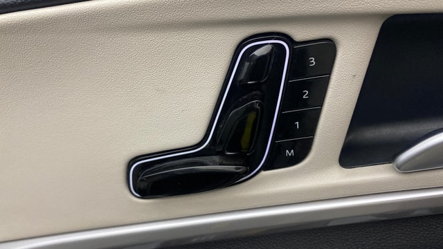 View Mahindra XUV700 Image 12 Used Mahindra XUV700 Image 12