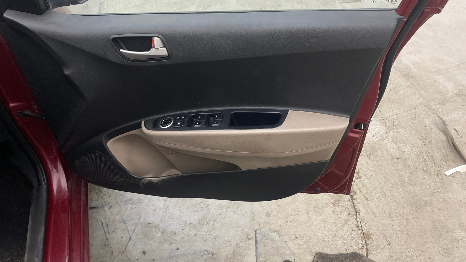 View 2014 Hyundai Grand i10 Sportz 1.2 Kappa Image 33 Used 2014 Hyundai Grand i10 Sportz 1.2 Kappa Image 33