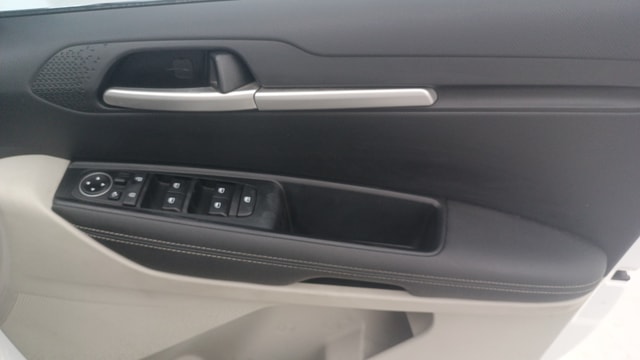 View Kia Sonet Image 35 Used Kia Sonet Image 35