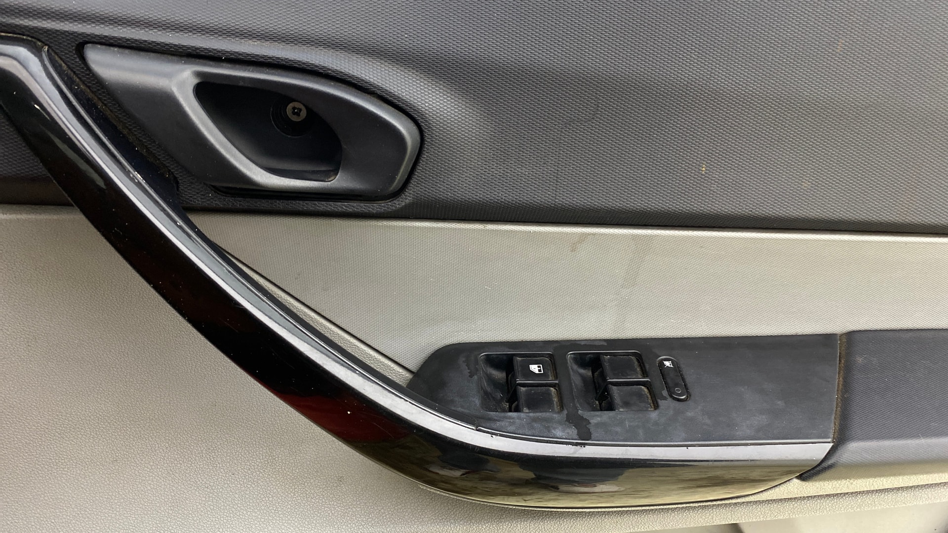 View 2020 Tata Tiago Revotorq XB Image 33 Used 2020 Tata Tiago Revotorq XB Image 33
