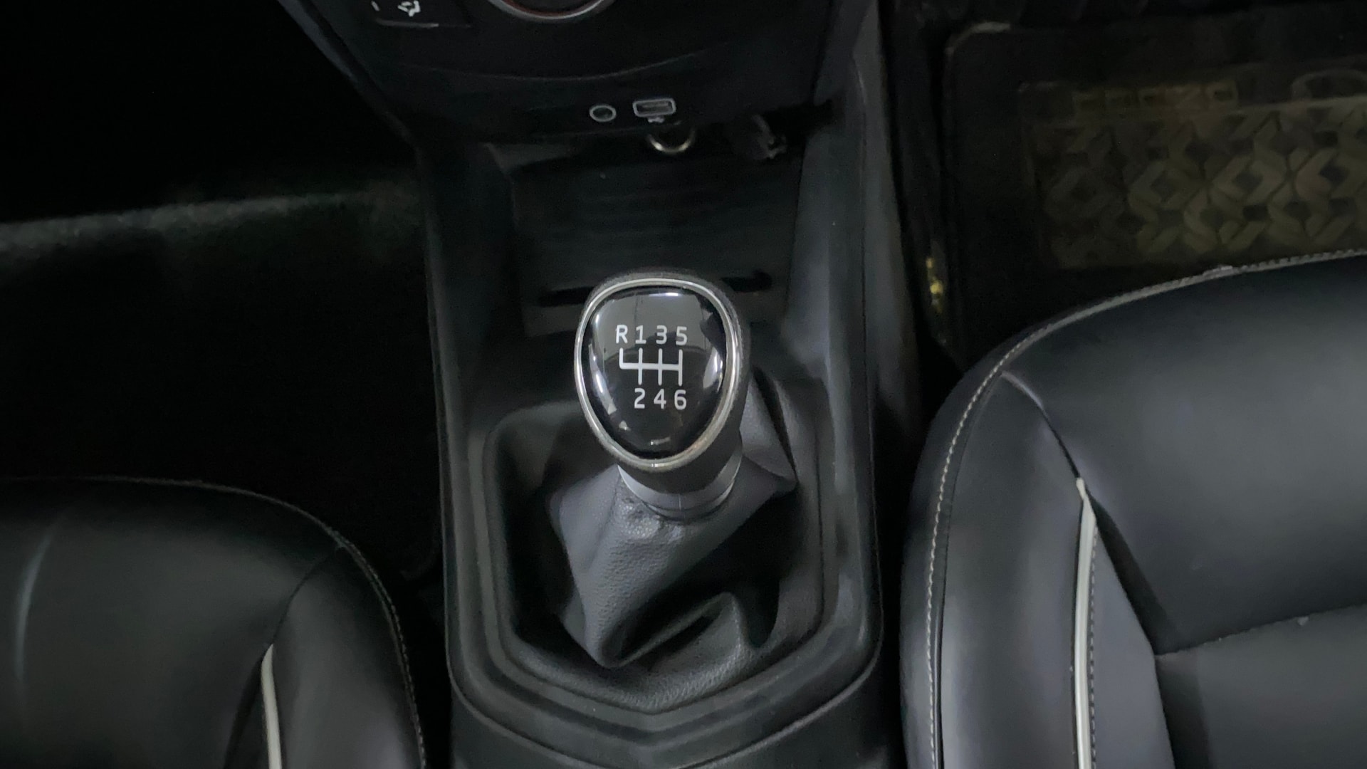 Used 2023 Mahindra XUV300 Used 2023 Mahindra XUV300