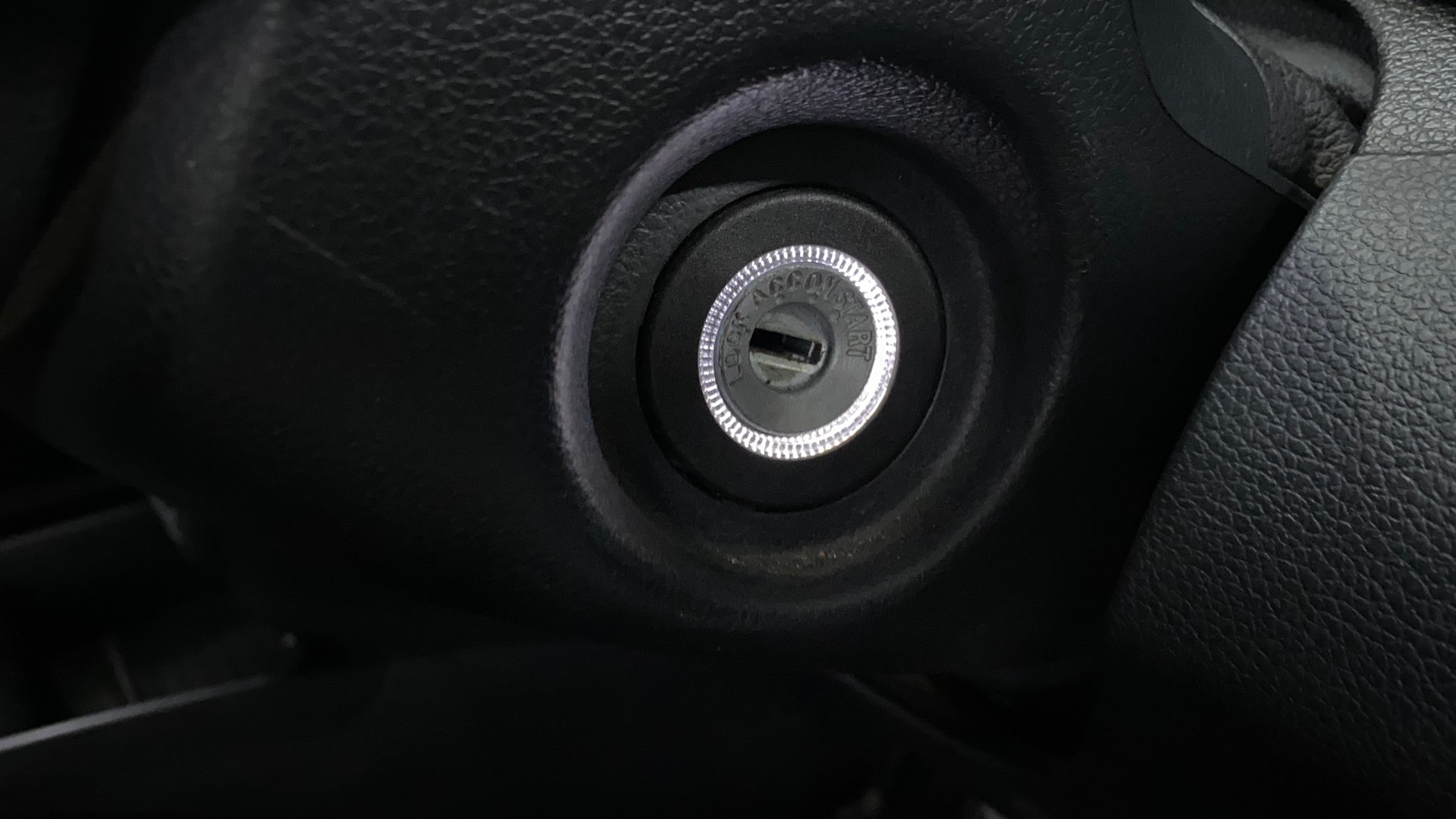 Used 2023 Mahindra XUV300 Used 2023 Mahindra XUV300
