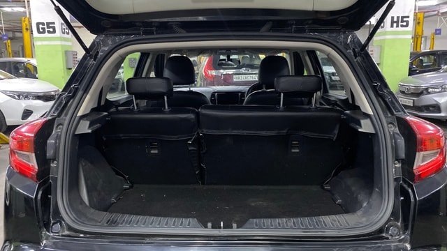 View Mahindra XUV300 Image 7 Used Mahindra XUV300 Image 7