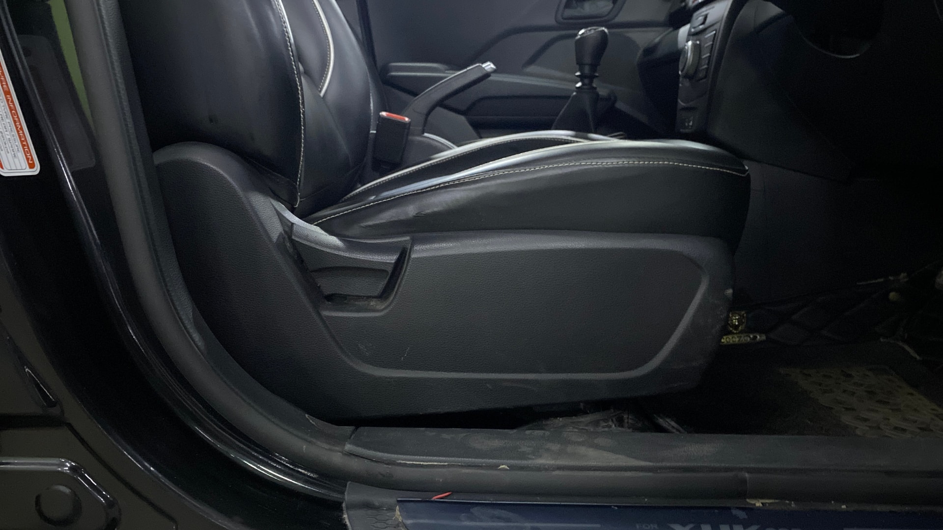 Used 2023 Mahindra XUV300 Used 2023 Mahindra XUV300