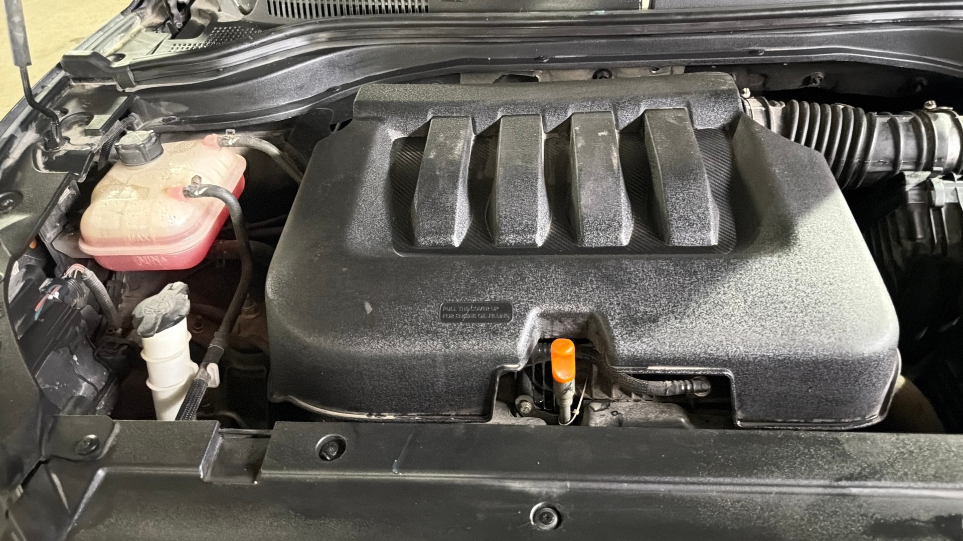 View 2023 Mahindra XUV700 MX Petrol 5 STR Image 3 Used 2023 Mahindra XUV700 MX Petrol 5 STR Image 3