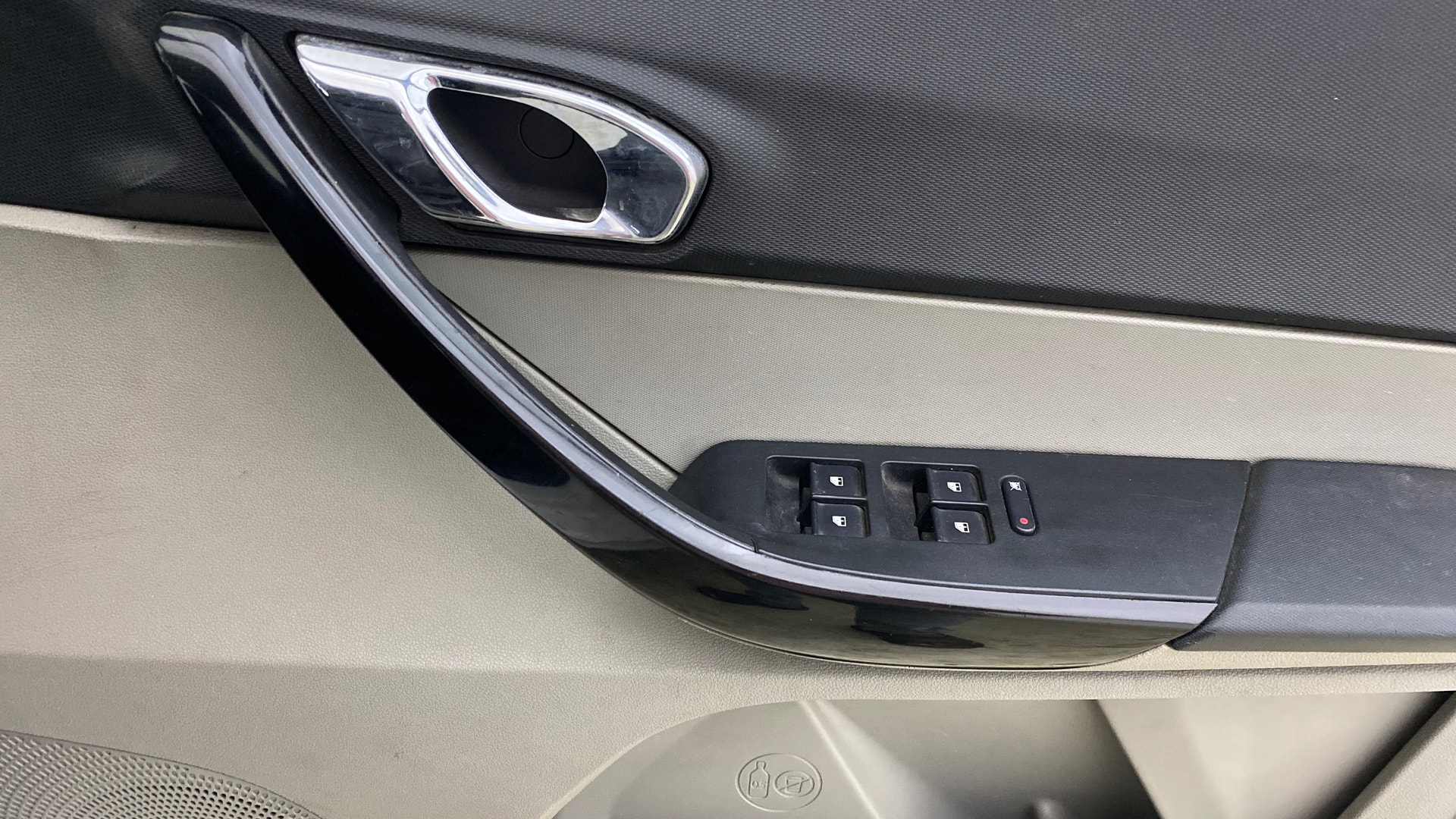 View 2017 Tata Tiago Revotorq XB Image 32 Used 2017 Tata Tiago Revotorq XB Image 32