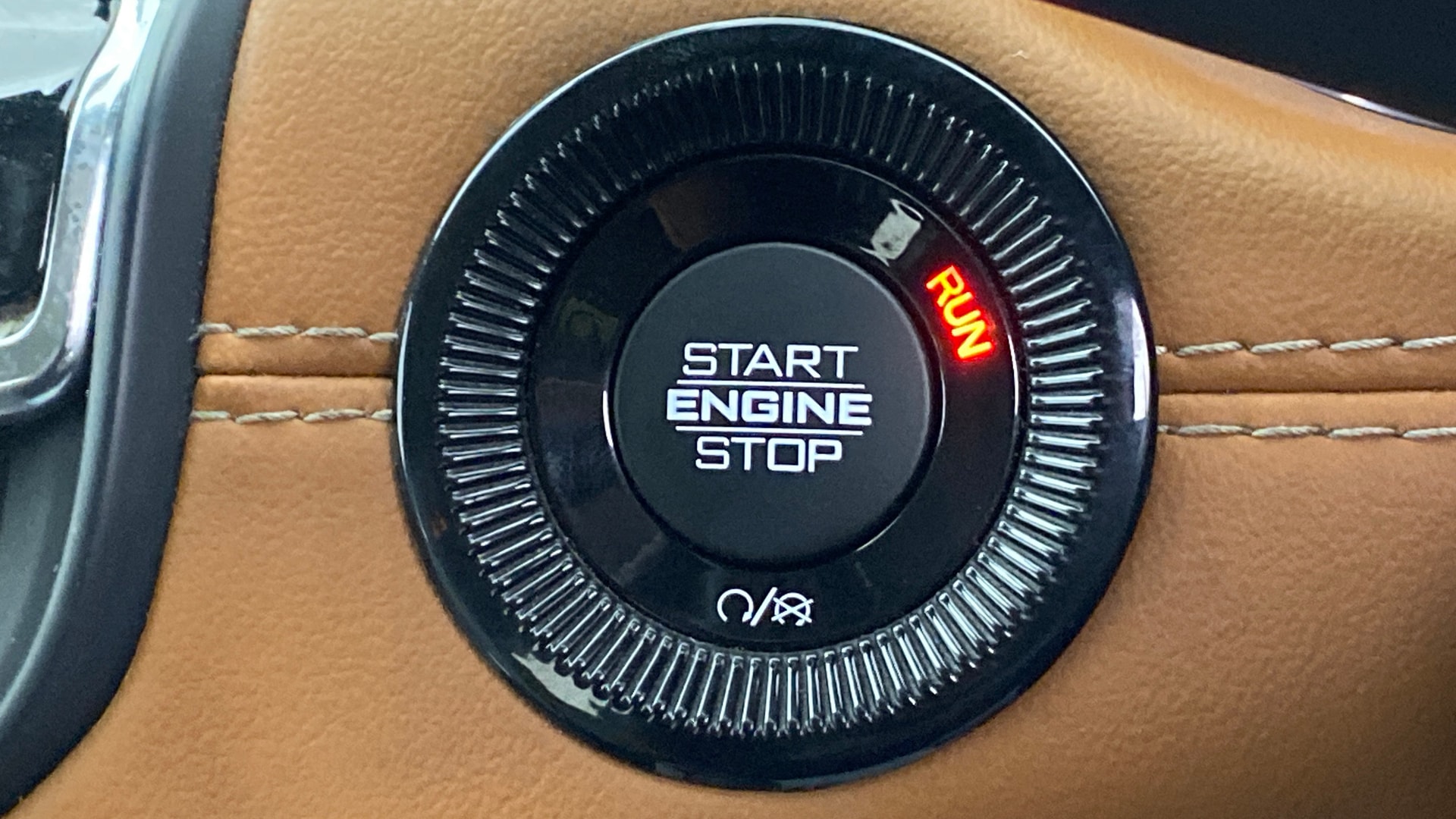 View 2022 Jeep Compass Limited (O)1.4 Multi AIR Petrol DDCT AT BS IV Image 36 Used 2022 Jeep Compass Limited (O)1.4 Multi AIR Petrol DDCT AT BS IV Image 36