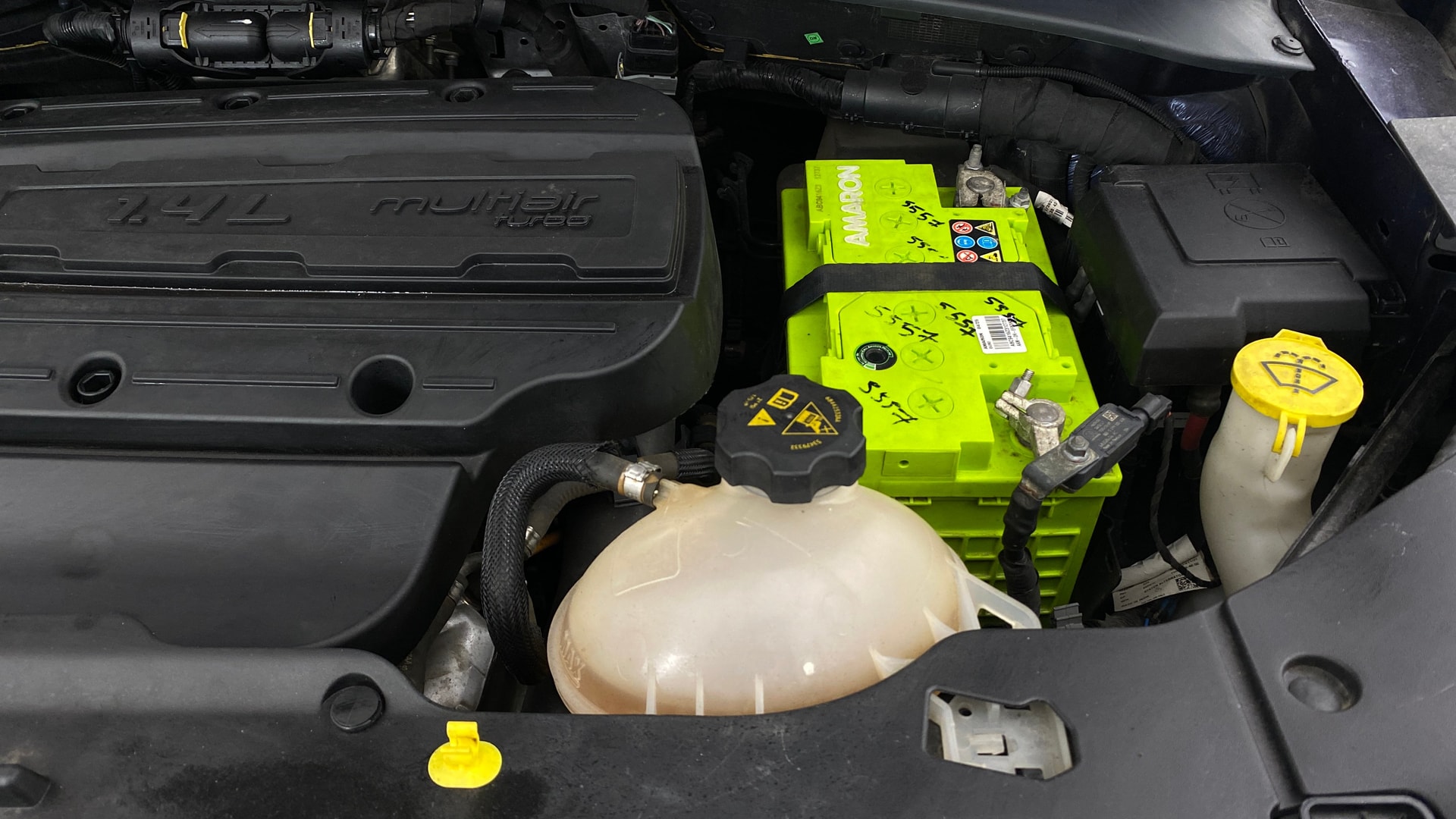View 2022 Jeep Compass Limited (O)1.4 Multi AIR Petrol DDCT AT BS IV Image 14 Used 2022 Jeep Compass Limited (O)1.4 Multi AIR Petrol DDCT AT BS IV Image 14