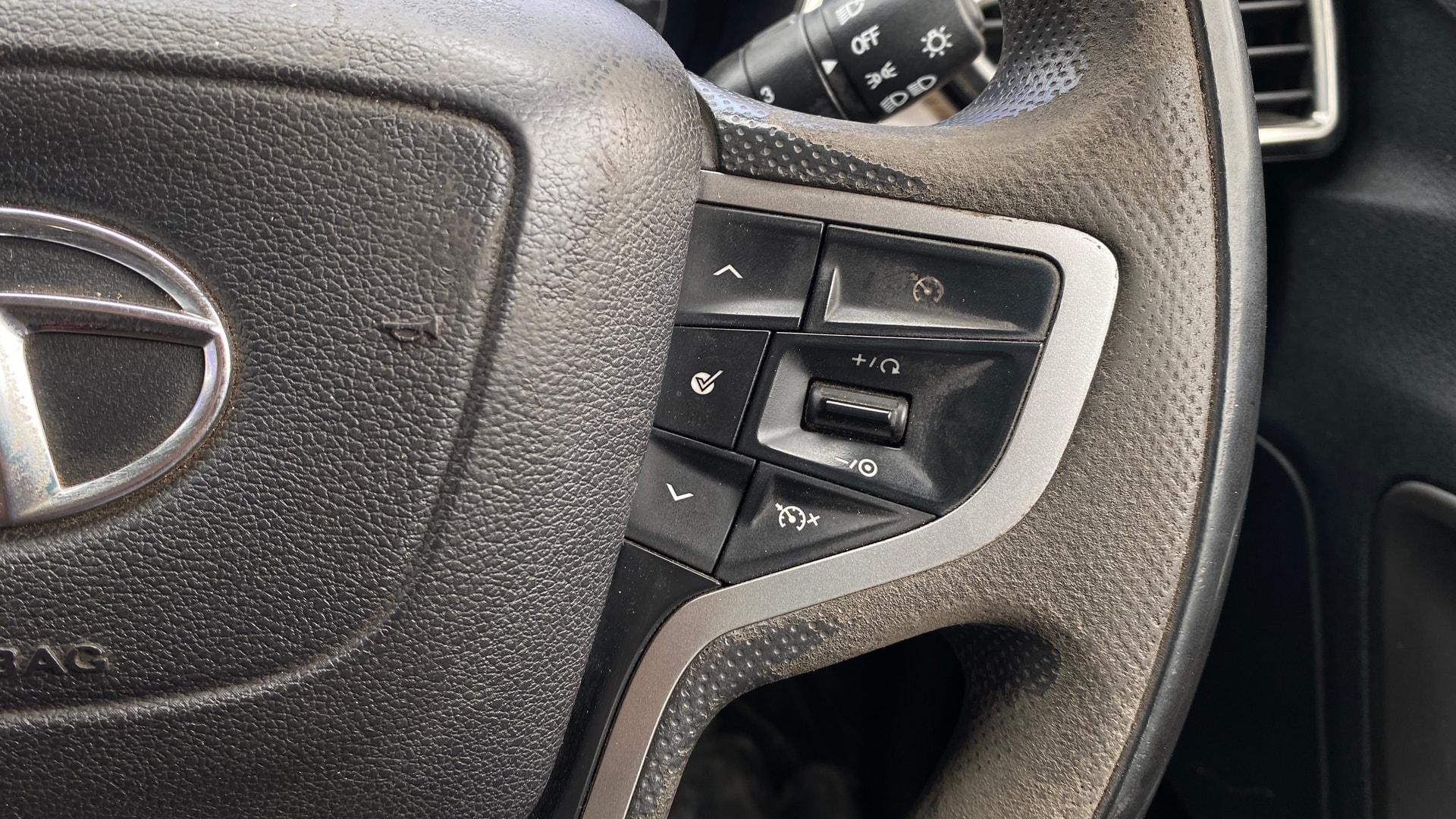 View 2023 Tata Harrier XE Image 3 Used 2023 Tata Harrier XE Image 3