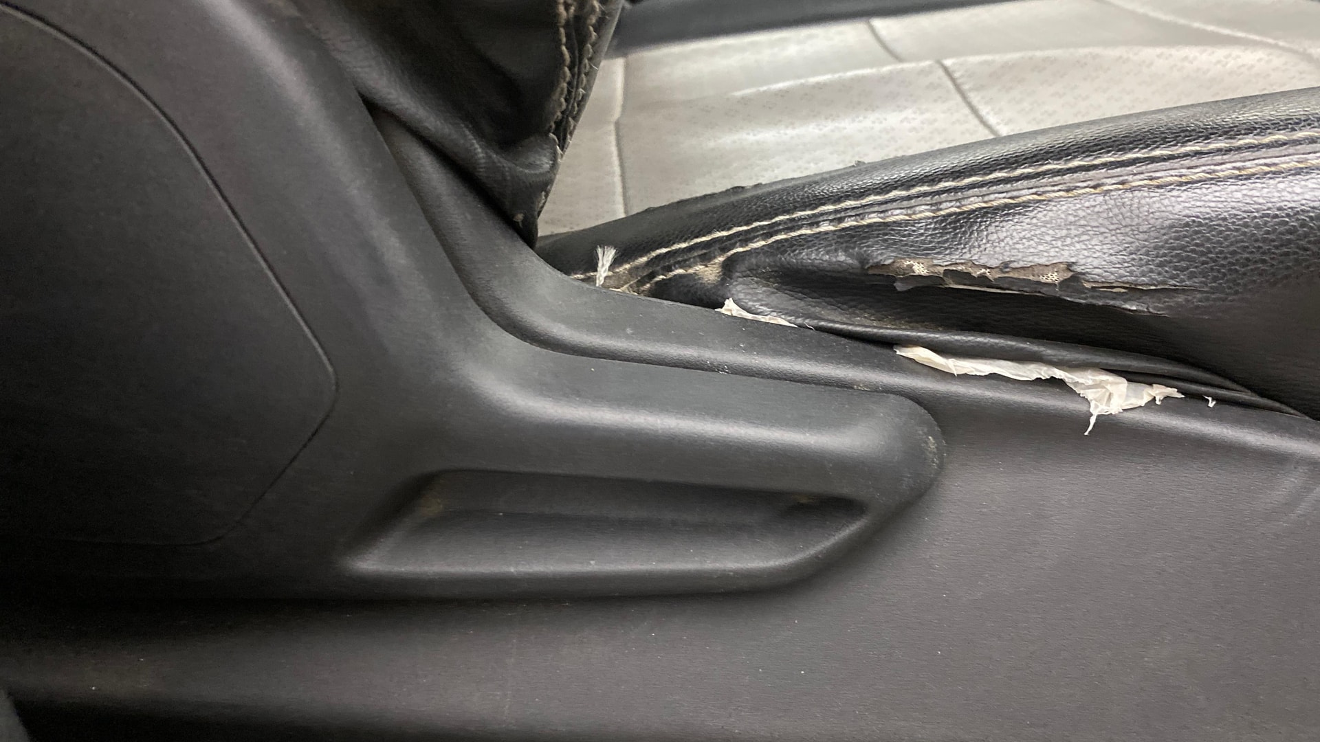 View 2020 Tata Tiago Revotorq XB Image 18 Used 2020 Tata Tiago Revotorq XB Image 18
