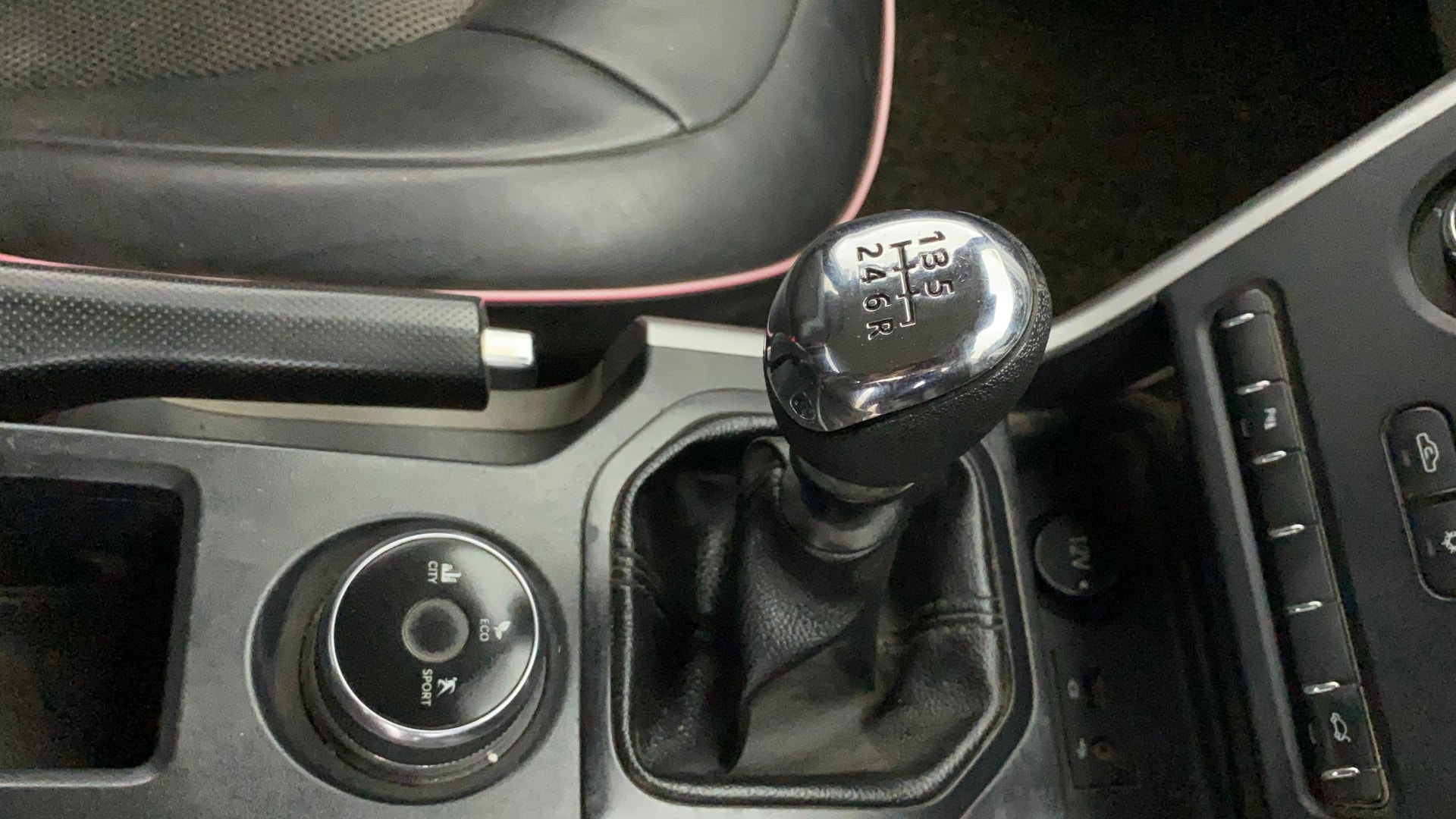 View 2018 Tata Nexon Revotron XM Image 37 Used 2018 Tata Nexon Revotron XM Image 37
