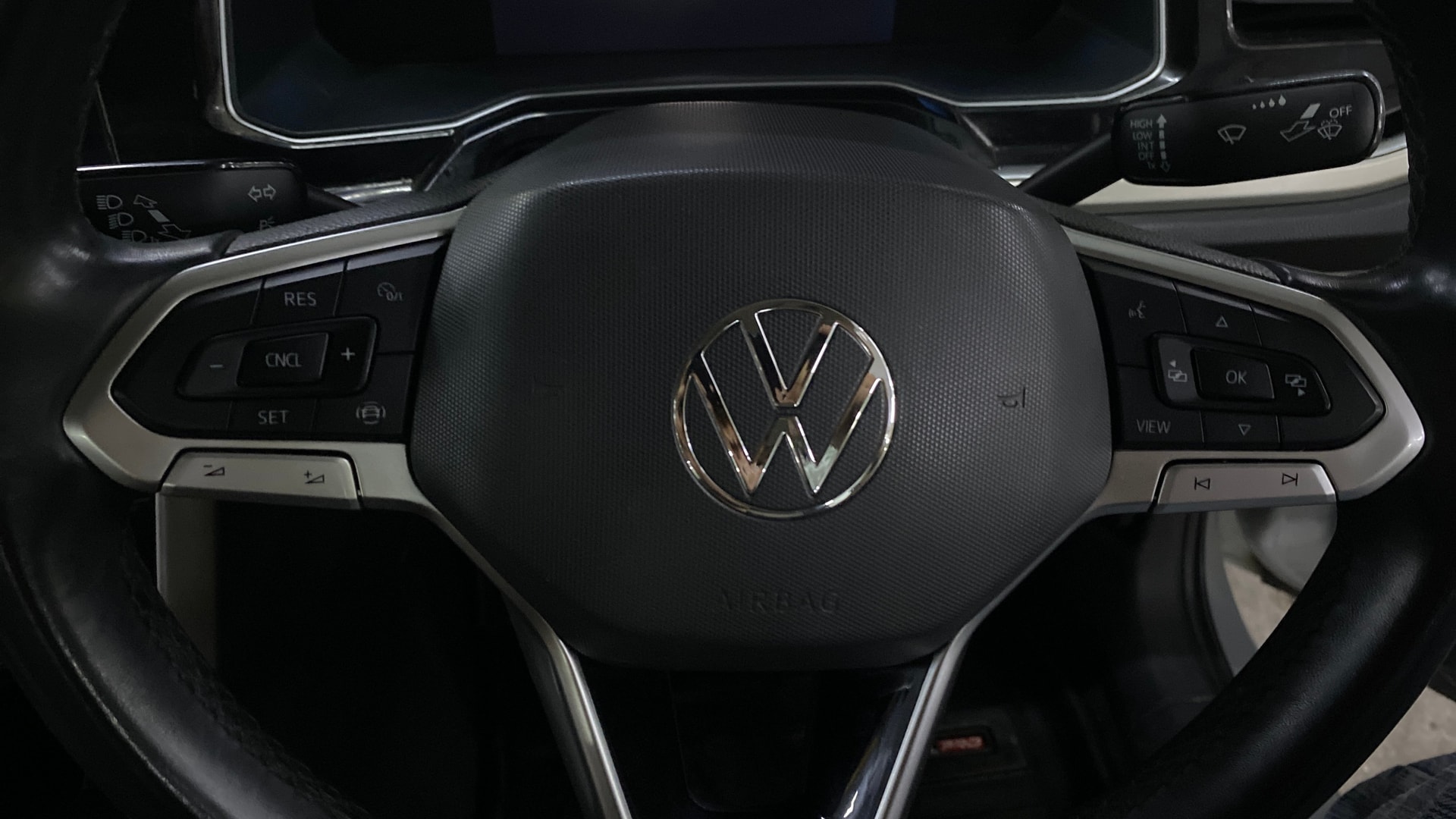 View 2022 Volkswagen Virtus Topline 1.0 TSI MT Image 3 Used 2022 Volkswagen Virtus Topline 1.0 TSI MT Image 3