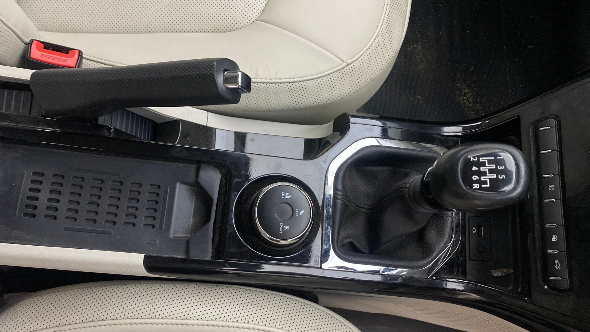View 2023 Tata Nexon Revotron XZ Plus Luxs Jet Edition Image 40 Used 2023 Tata Nexon Revotron XZ Plus Luxs Jet Edition Image 40
