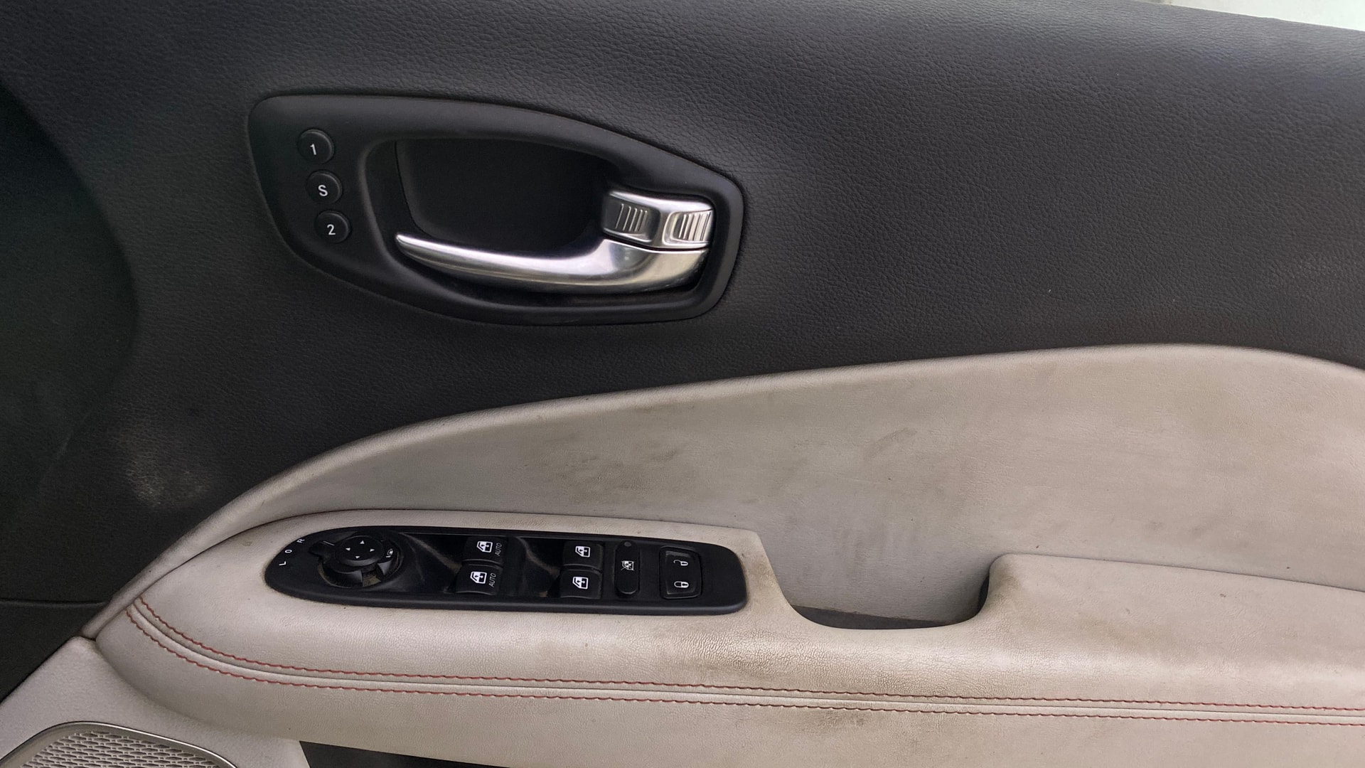 View 2019 Jeep Compass Limited Plus 4x2 Diesel BS IV Image 34 Used 2019 Jeep Compass Limited Plus 4x2 Diesel BS IV Image 34