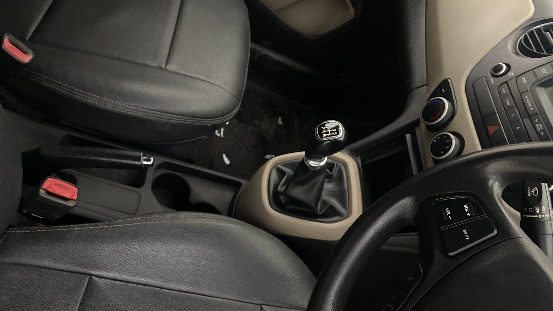 View 2017 Hyundai Xcent S Petrol Image 38 Used 2017 Hyundai Xcent S Petrol Image 38