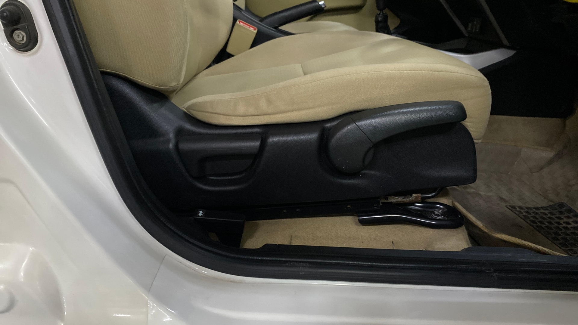 View 2022 Honda City ZX MT Diesel Anniversary Edition Image 11 Used 2022 Honda City ZX MT Diesel Anniversary Edition Image 11