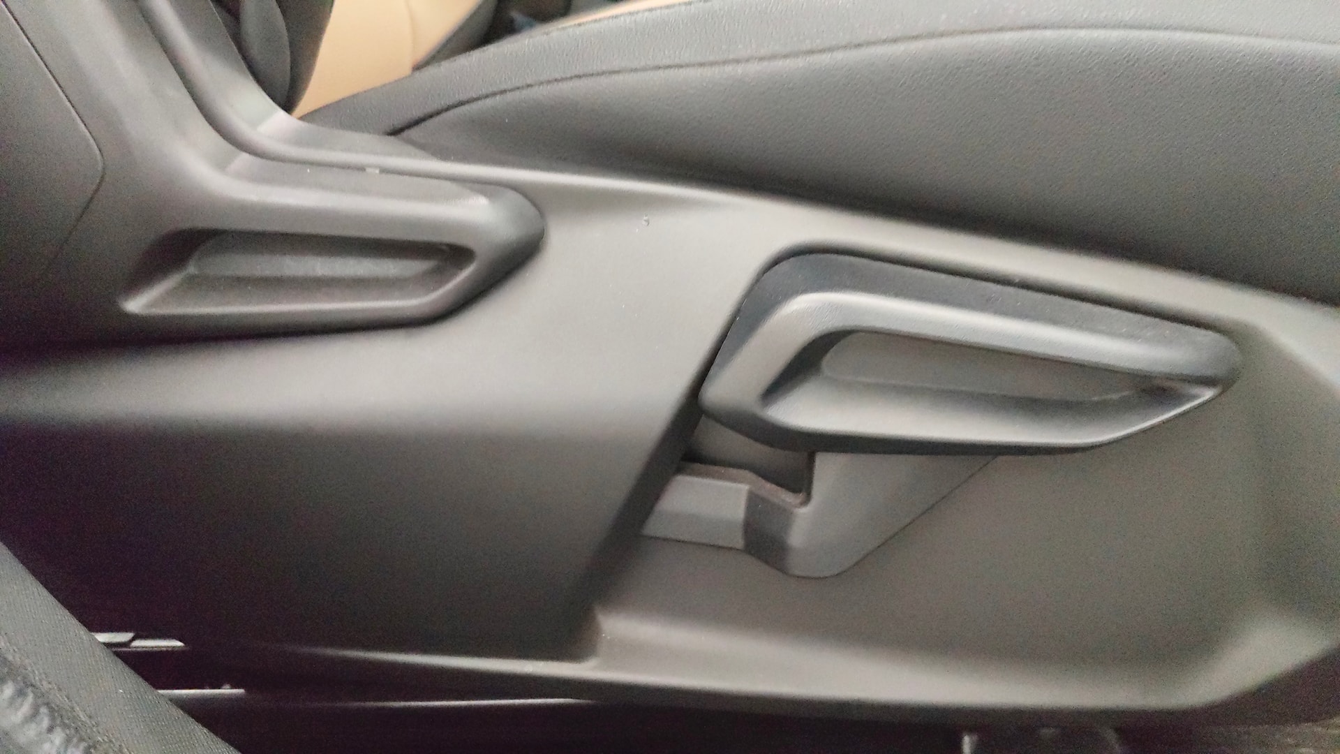 View 2022 Tata Nexon Revotorq Kaziranga XZA Plus AMT Image 11 Used 2022 Tata Nexon Revotorq Kaziranga XZA Plus AMT Image 11