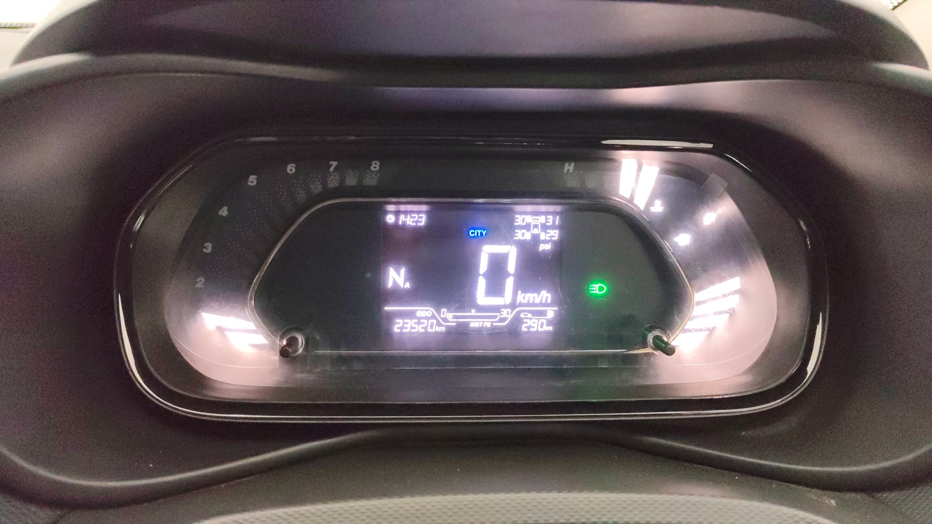 View 2022 Tata Nexon Revotorq Kaziranga XZA Plus AMT Image 21 Used 2022 Tata Nexon Revotorq Kaziranga XZA Plus AMT Image 21