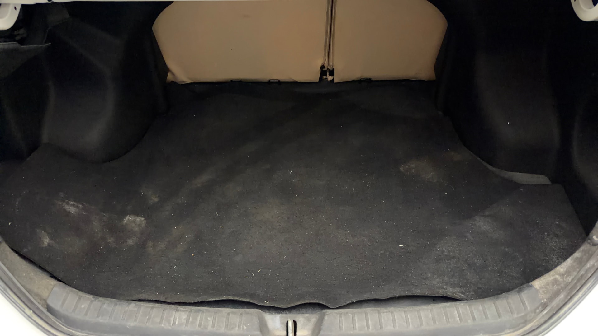 View 2018 Toyota Yaris V CVT Image 7 Used 2018 Toyota Yaris V CVT Image 7