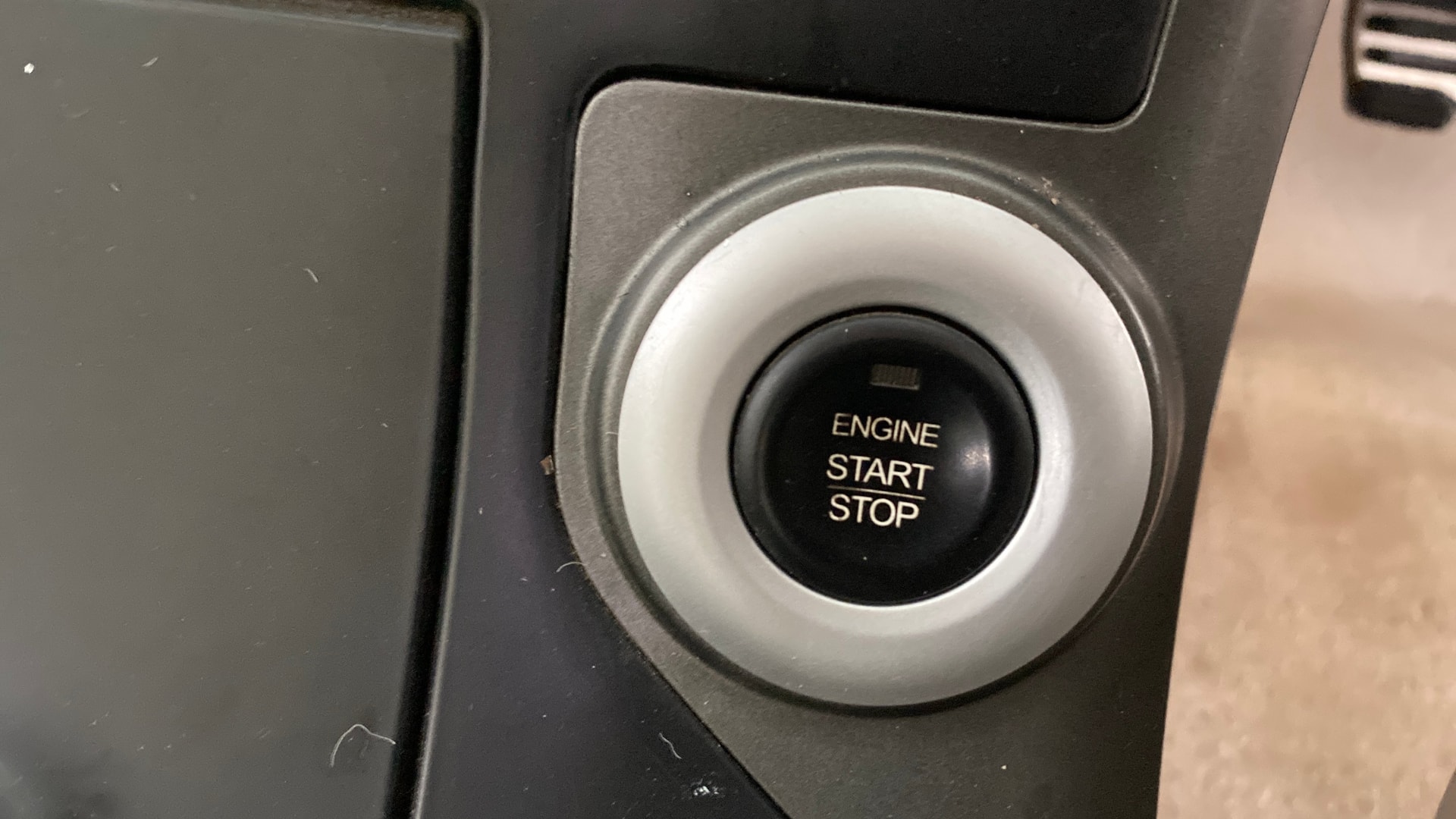 View 2018 Mahindra XUV500 W10 FWD Image 36 Used 2018 Mahindra XUV500 W10 FWD Image 36