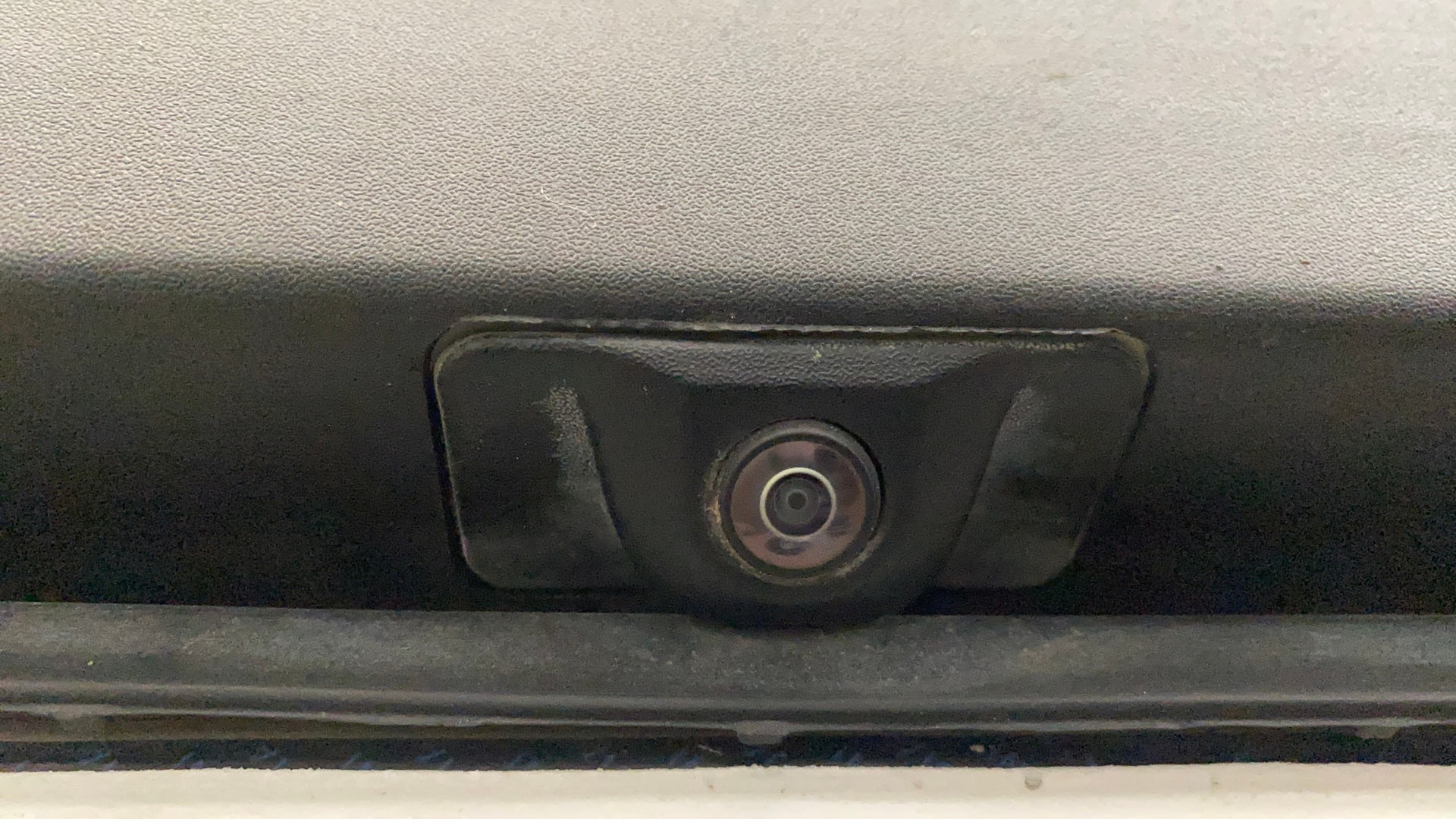 View 2025 Mahindra XUV 3XO AX5 1.5 Turbo Diesel Image 16 Used 2025 Mahindra XUV 3XO AX5 1.5 Turbo Diesel Image 16