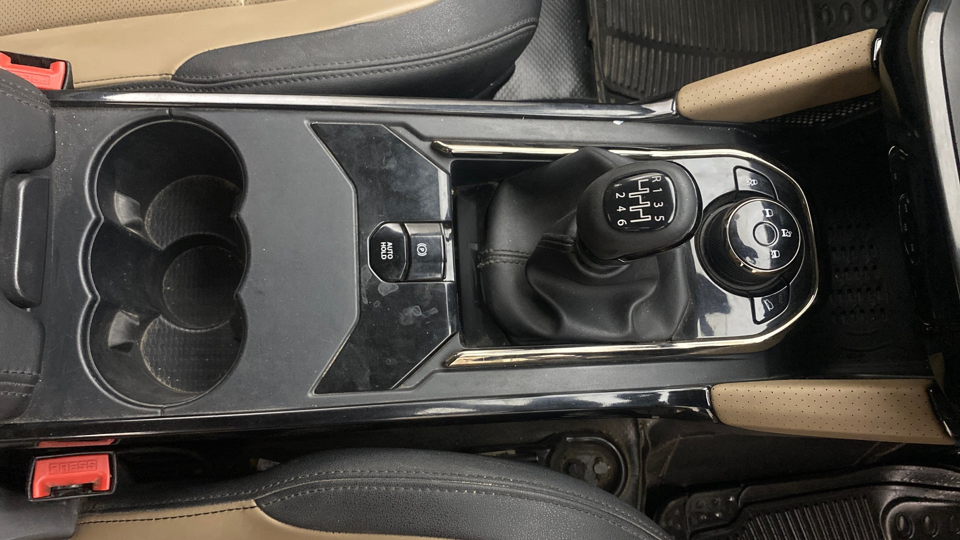 Used 2022 Tata Safari Used 2022 Tata Safari