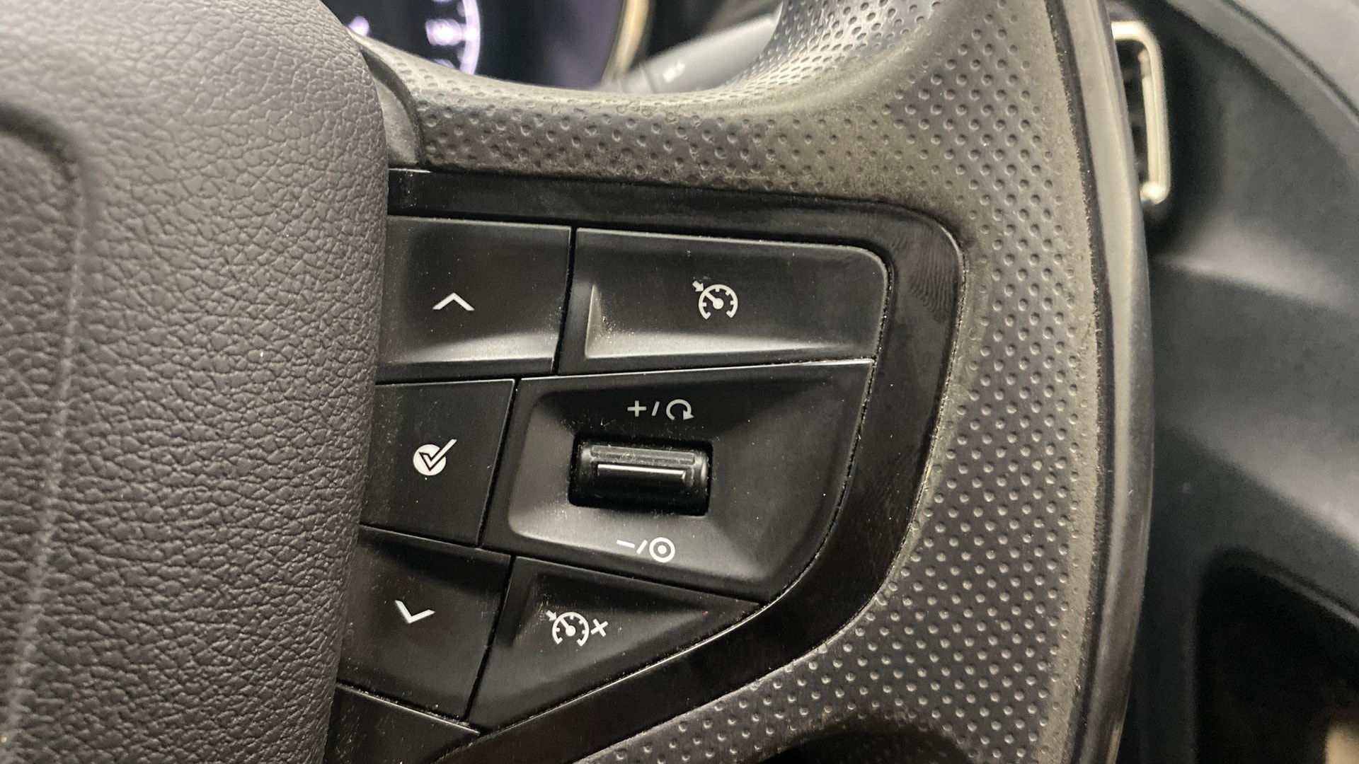 Used 2022 Tata Safari Used 2022 Tata Safari