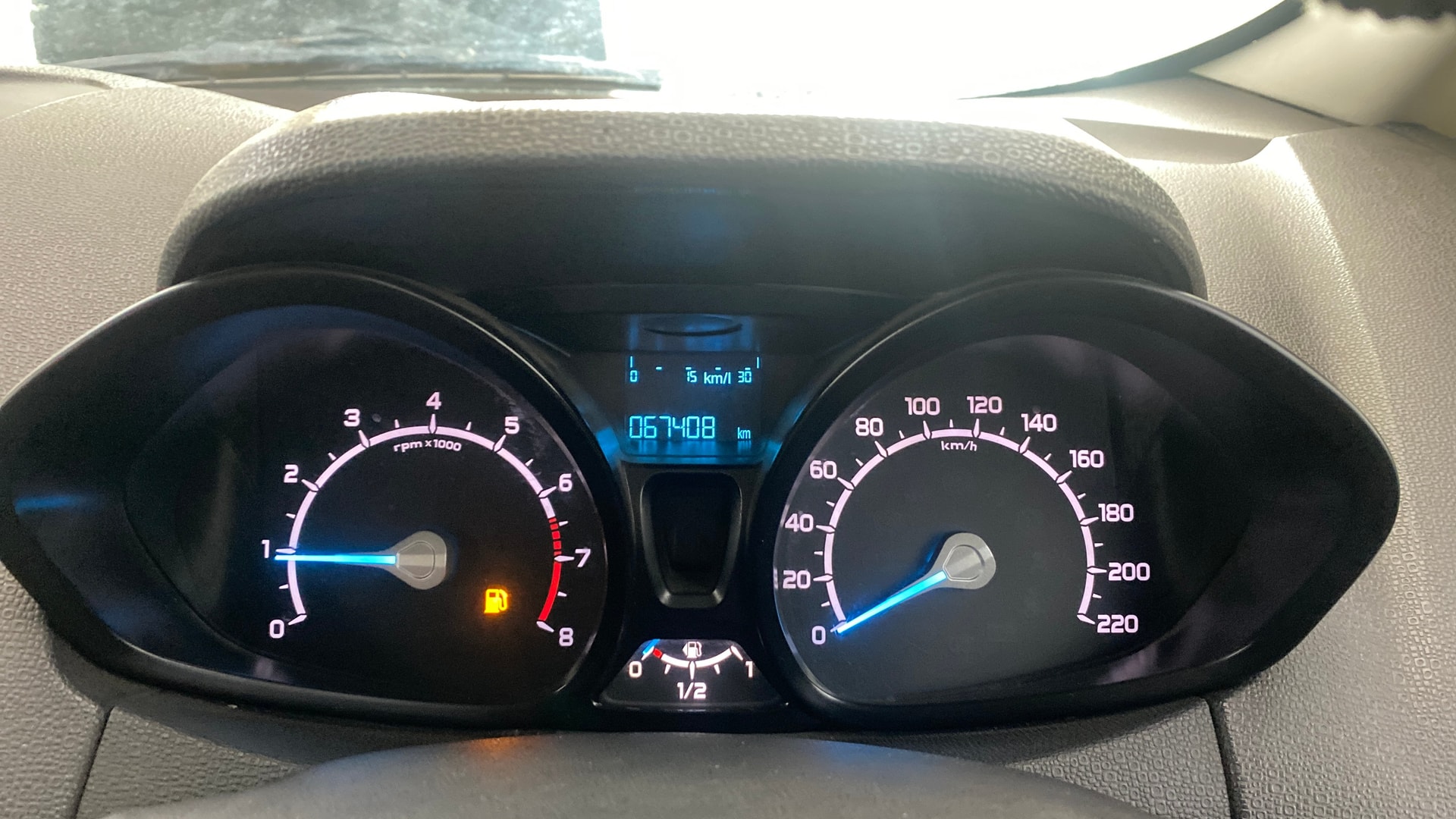 View 2016 Ford EcoSport 1.5 TDCi Diesel Ambiente BS IV Image 33 Used 2016 Ford EcoSport 1.5 TDCi Diesel Ambiente BS IV Image 33
