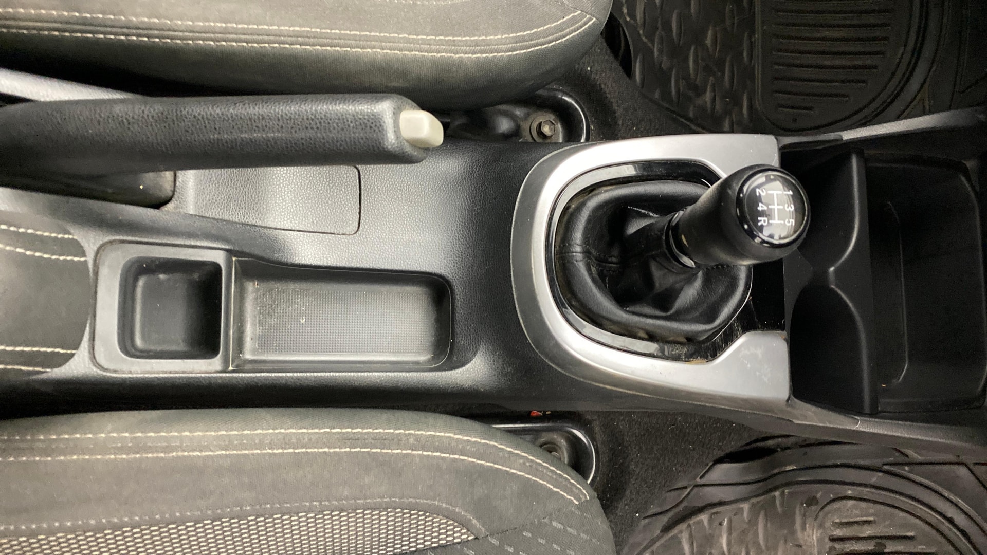 View 2019 Honda WR-V S MT Diesel Edge Edition Image 41 Used 2019 Honda WR-V S MT Diesel Edge Edition Image 41