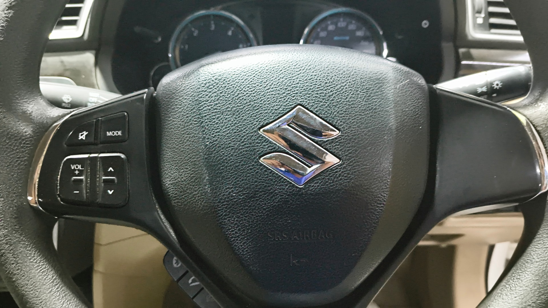 View 2017 Maruti Suzuki 1000 Base Variant Image 3 Used 2017 Maruti Suzuki 1000 Base Variant Image 3