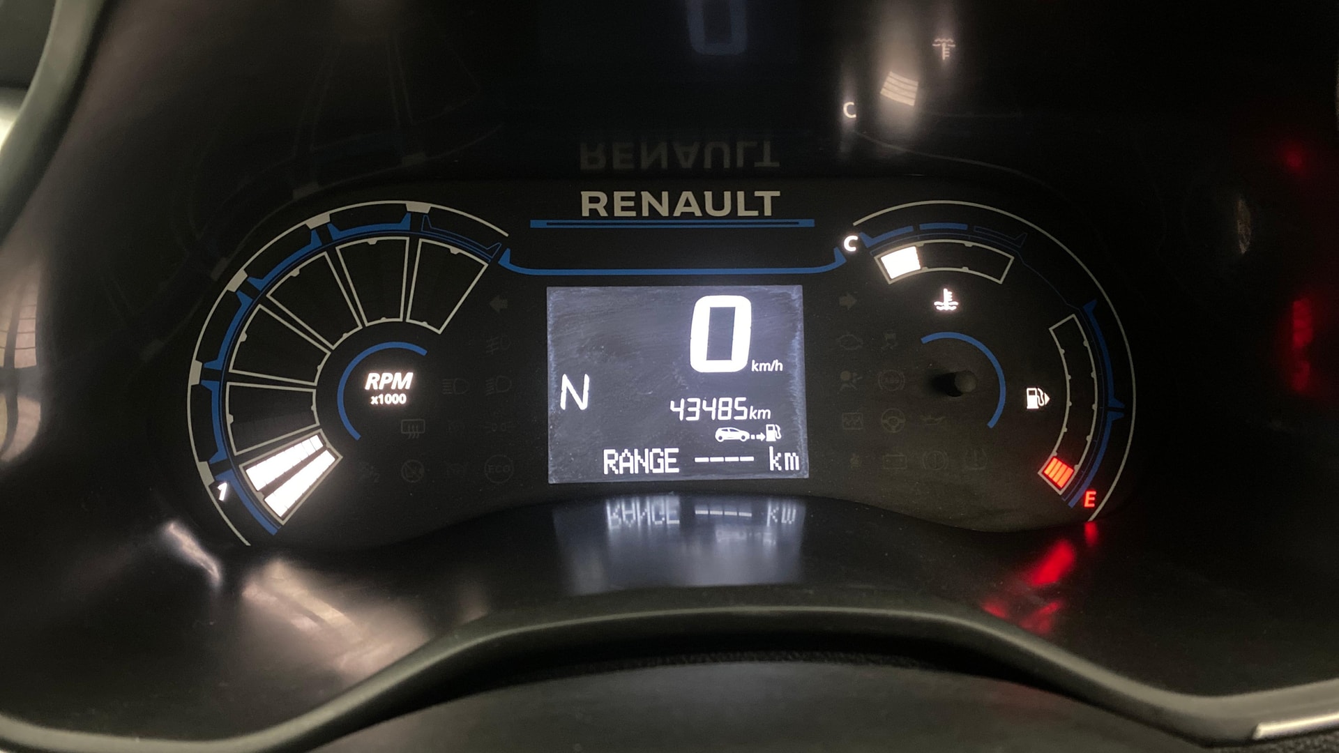 View 2021 Renault Triber RXZ AMT Dual Tone Image 36 Used 2021 Renault Triber RXZ AMT Dual Tone Image 36