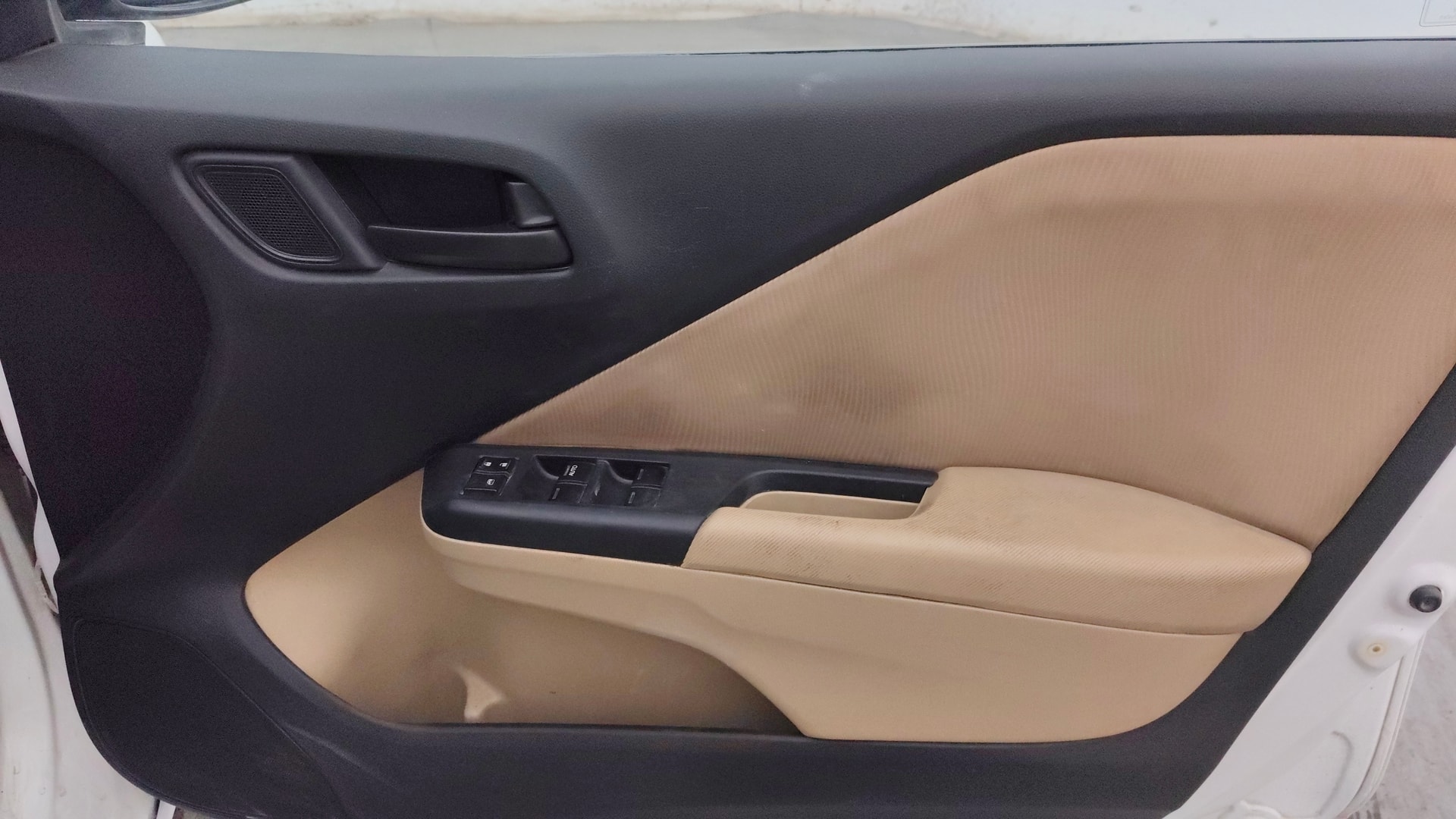 View 2015 Honda City ZX MT Diesel Anniversary Edition Image 32 Used 2015 Honda City ZX MT Diesel Anniversary Edition Image 32