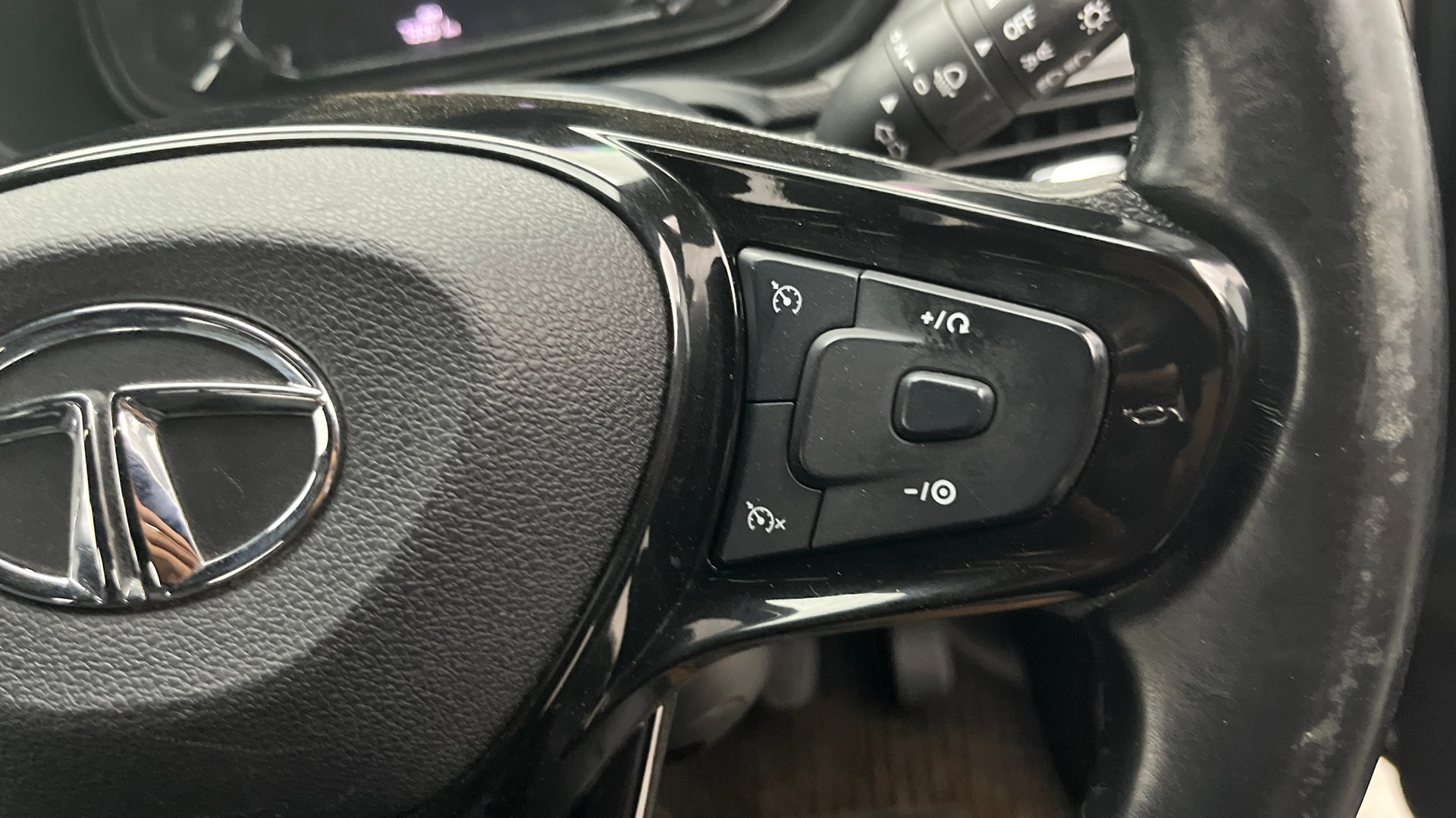 View 2021 Tata Nexon Revotron XE Image 3 Used 2021 Tata Nexon Revotron XE Image 3