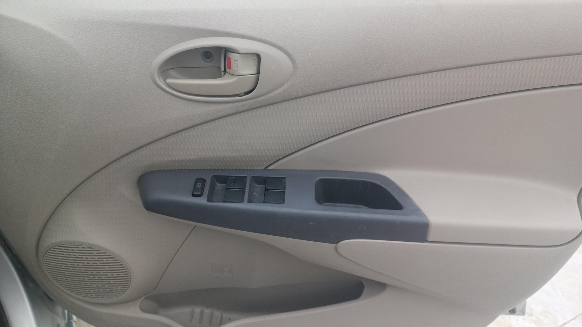 View 2015 Toyota Etios Liva G Image 32 Used 2015 Toyota Etios Liva G Image 32