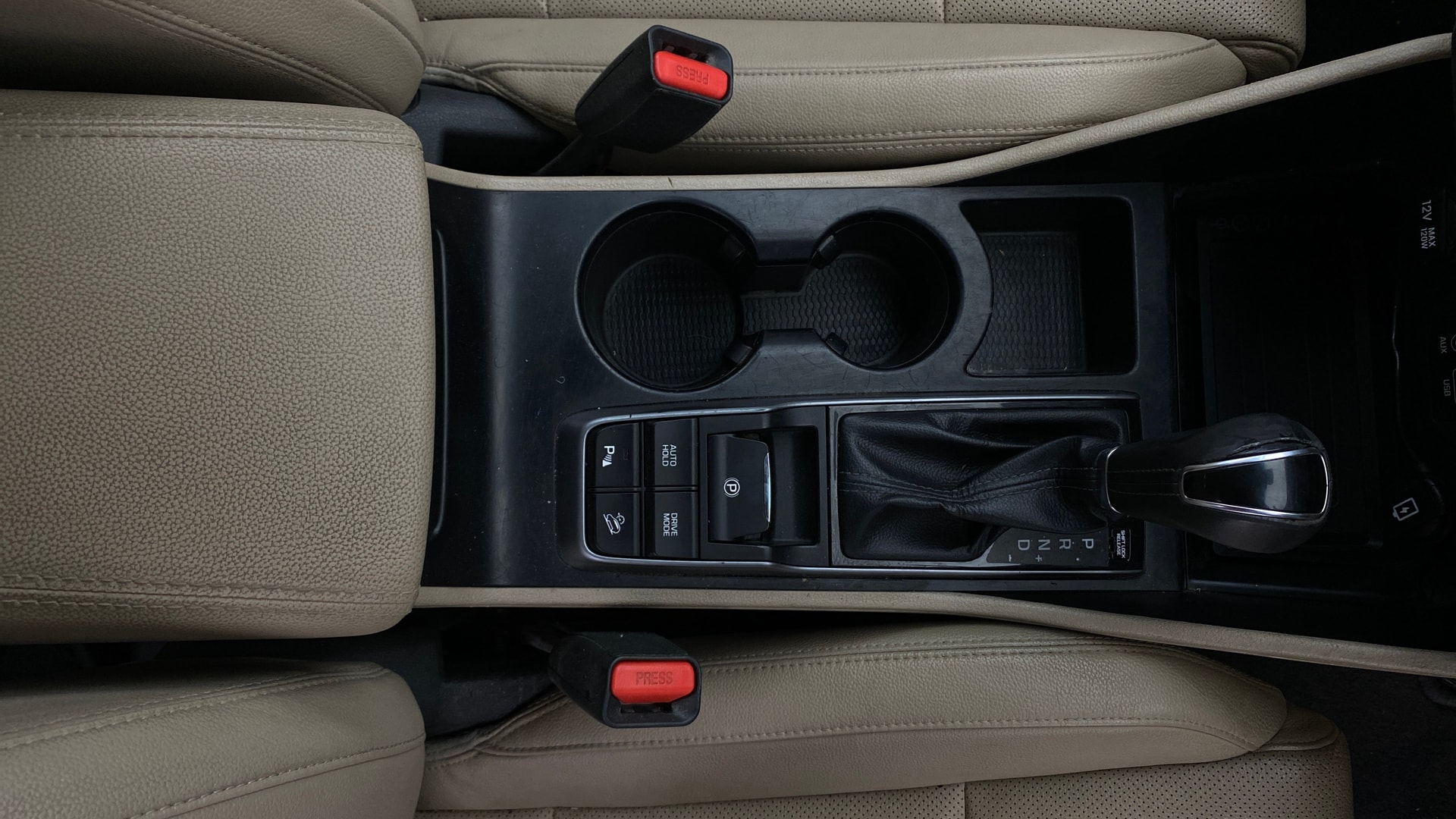 View 2019 Hyundai Tucson R 2.0 6-Speed Automatic GL BS IV Image 43 Used 2019 Hyundai Tucson R 2.0 6-Speed Automatic GL BS IV Image 43