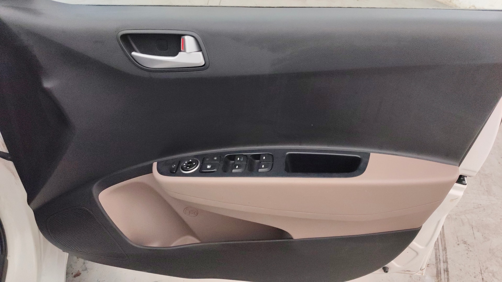 View 2018 Hyundai Grand i10 1.2 Sportz AT Petrol Image 33 Used 2018 Hyundai Grand i10 1.2 Sportz AT Petrol Image 33