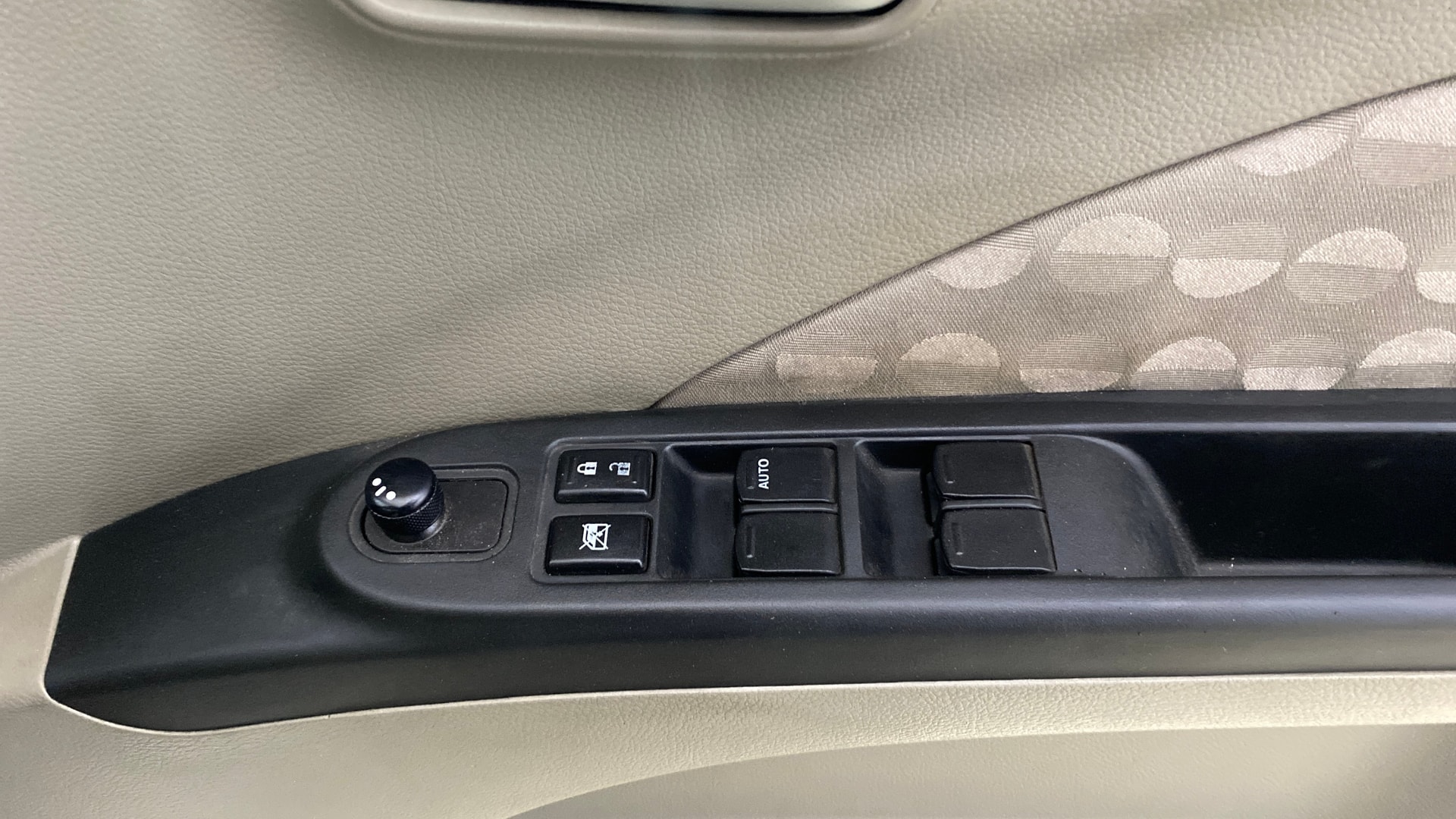 View 2017 Maruti Suzuki 1000 Base Variant Image 32 Used 2017 Maruti Suzuki 1000 Base Variant Image 32