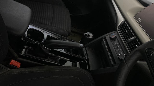 View Mahindra XUV700 Image 40 Used Mahindra XUV700 Image 40