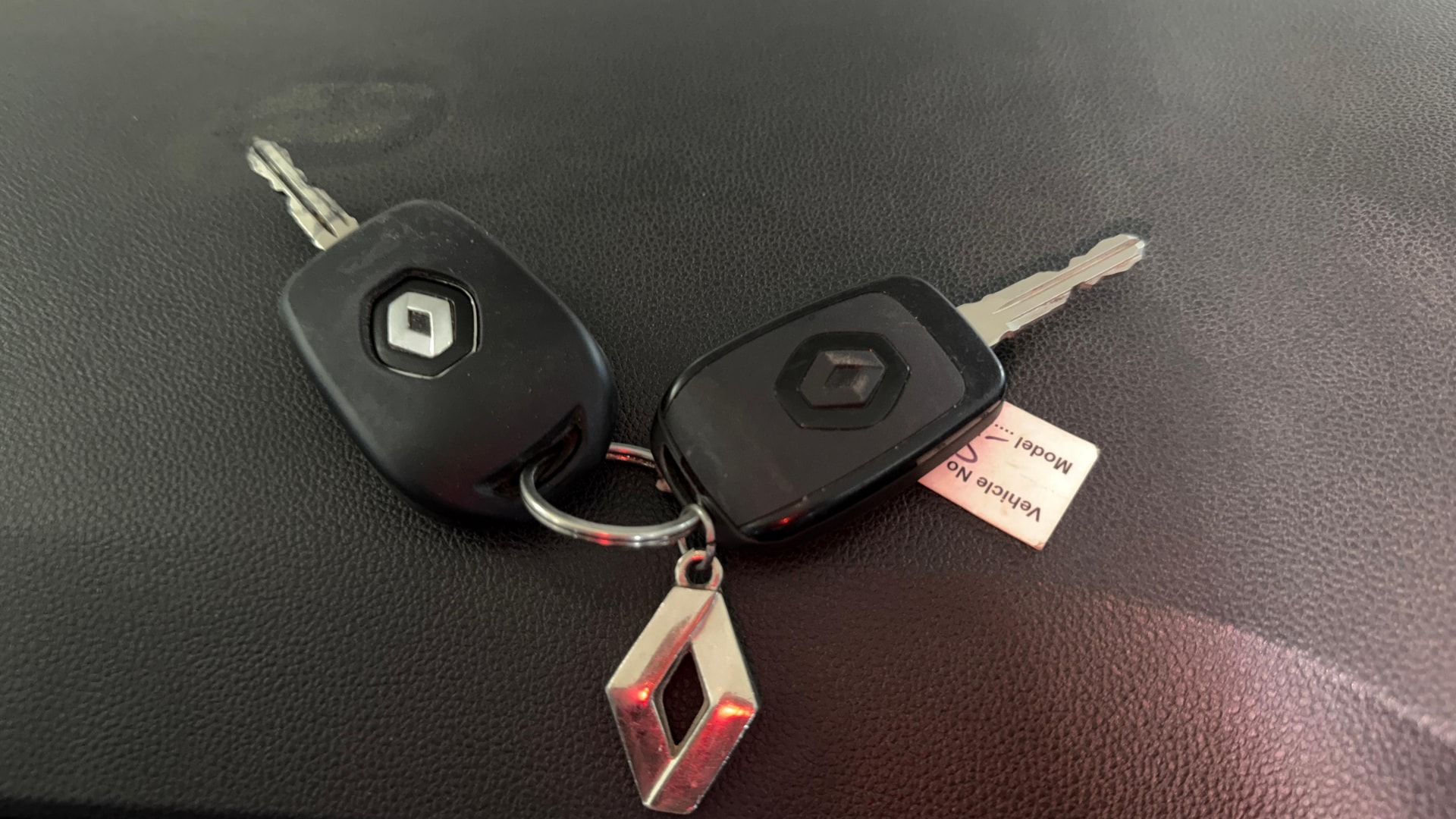 View 2019 Renault Triber RXT Image 18 Used 2019 Renault Triber RXT Image 18