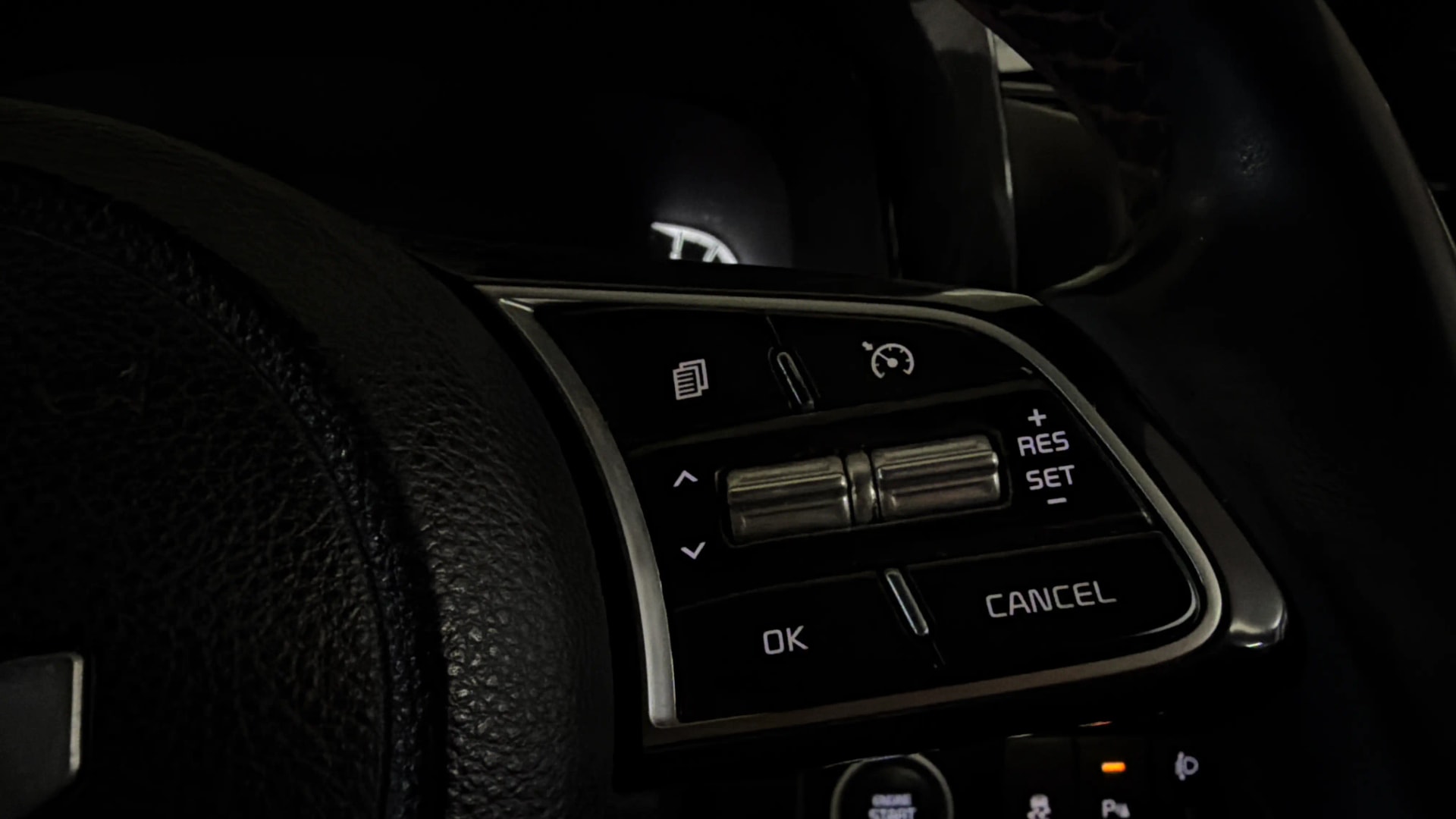 View 2023 Kia Sonet X-Line DCT Petrol Image 3 Used 2023 Kia Sonet X-Line DCT Petrol Image 3