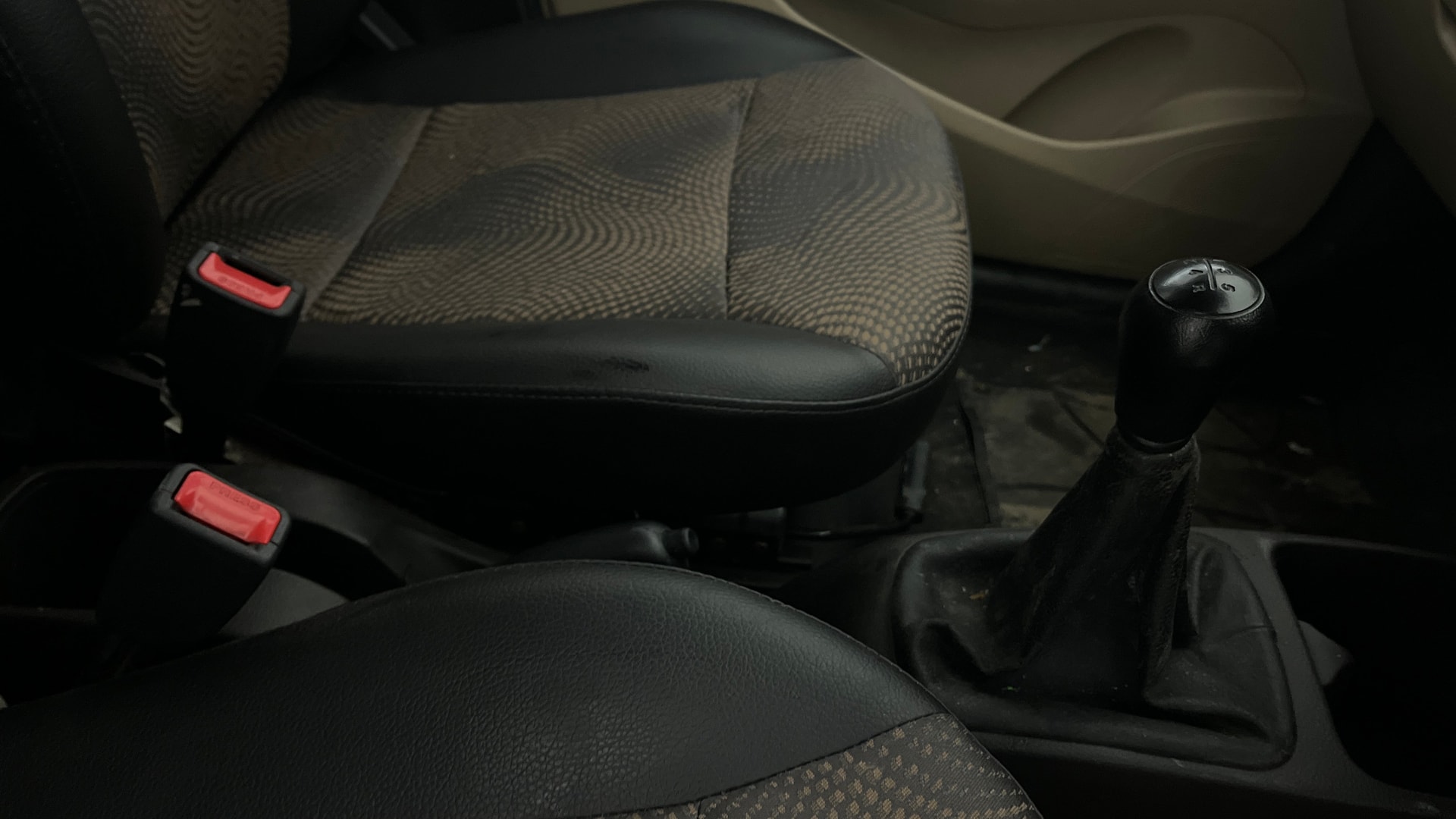 View 2015 Hyundai EON Sportz Image 38 Used 2015 Hyundai EON Sportz Image 38