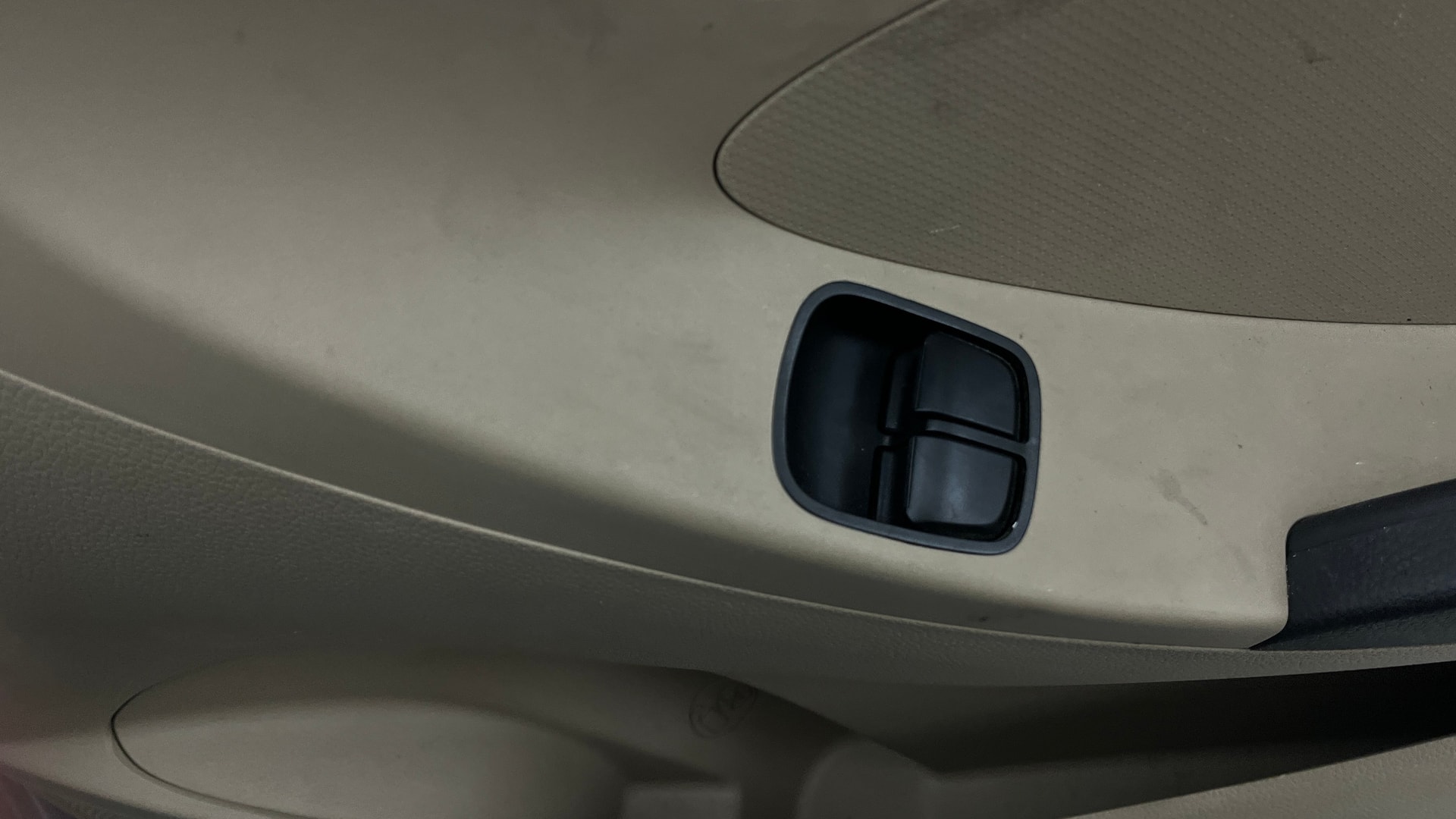 View 2015 Hyundai EON Sportz Image 33 Used 2015 Hyundai EON Sportz Image 33