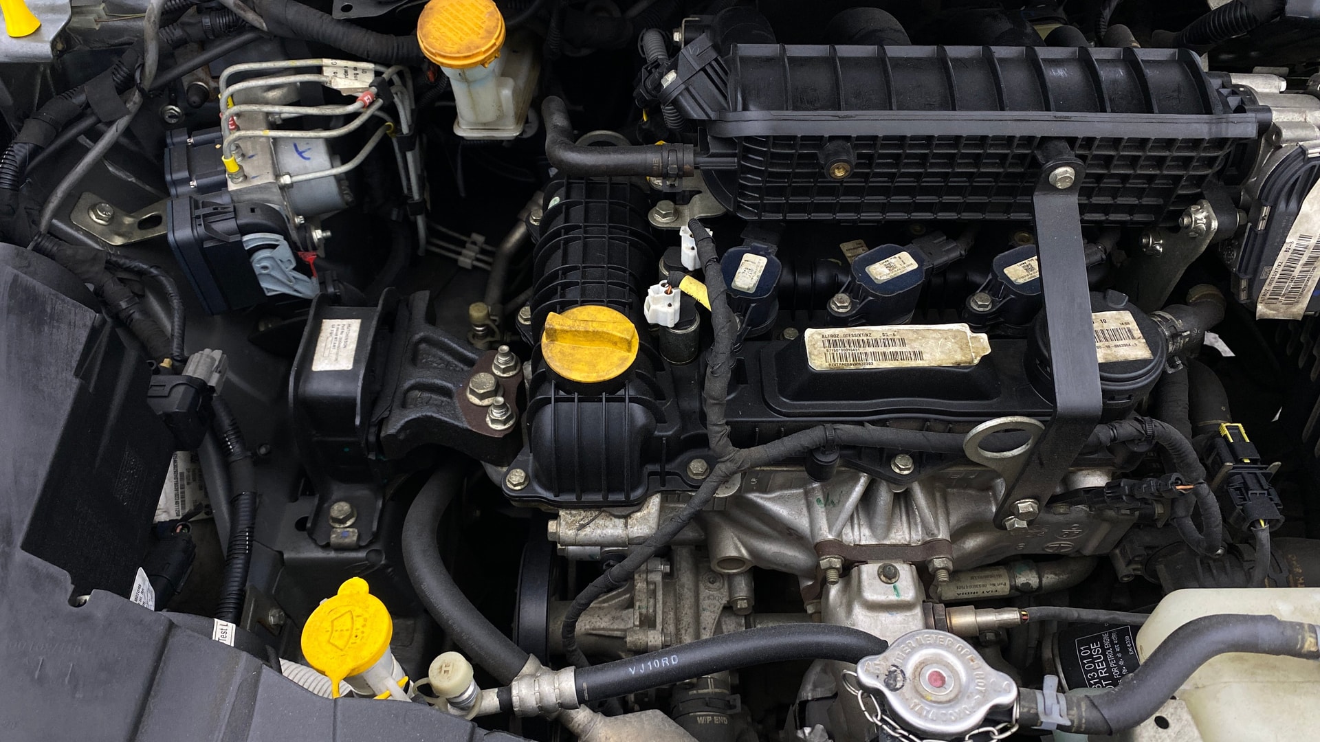 View 2024 Tata Altroz XZ Petrol Image 4 Used 2024 Tata Altroz XZ Petrol Image 4