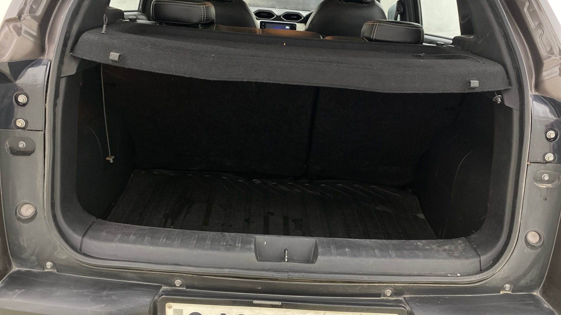 View 2022 Nissan Magnite Turbo XV CVT Image 7 Used 2022 Nissan Magnite Turbo XV CVT Image 7