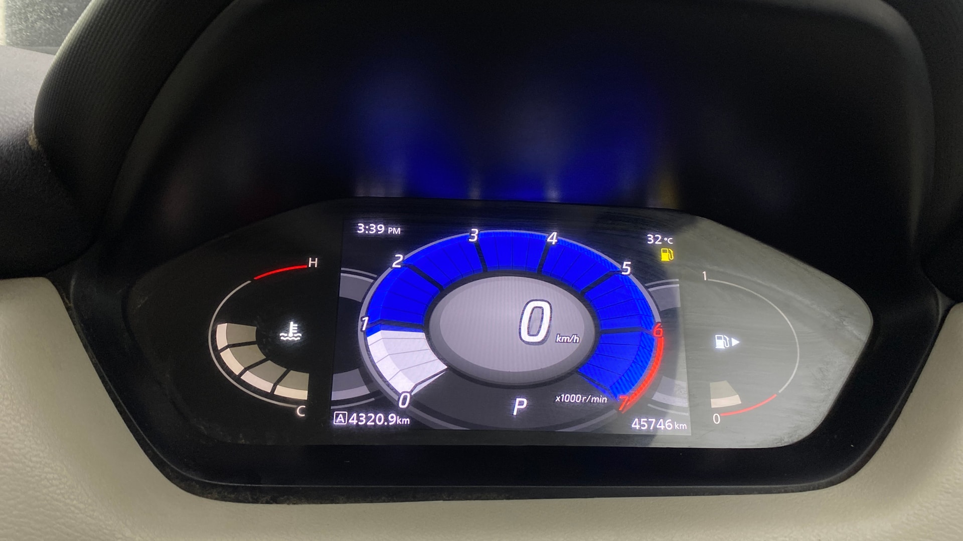 View 2022 Nissan Magnite Turbo XV CVT Image 21 Used 2022 Nissan Magnite Turbo XV CVT Image 21