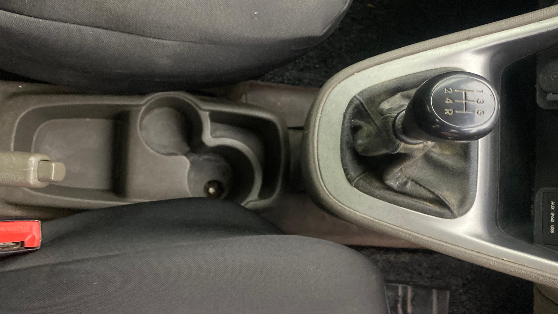 View 2014 Hyundai i10 1.2 Asta MT Image 37 Used 2014 Hyundai i10 1.2 Asta MT Image 37