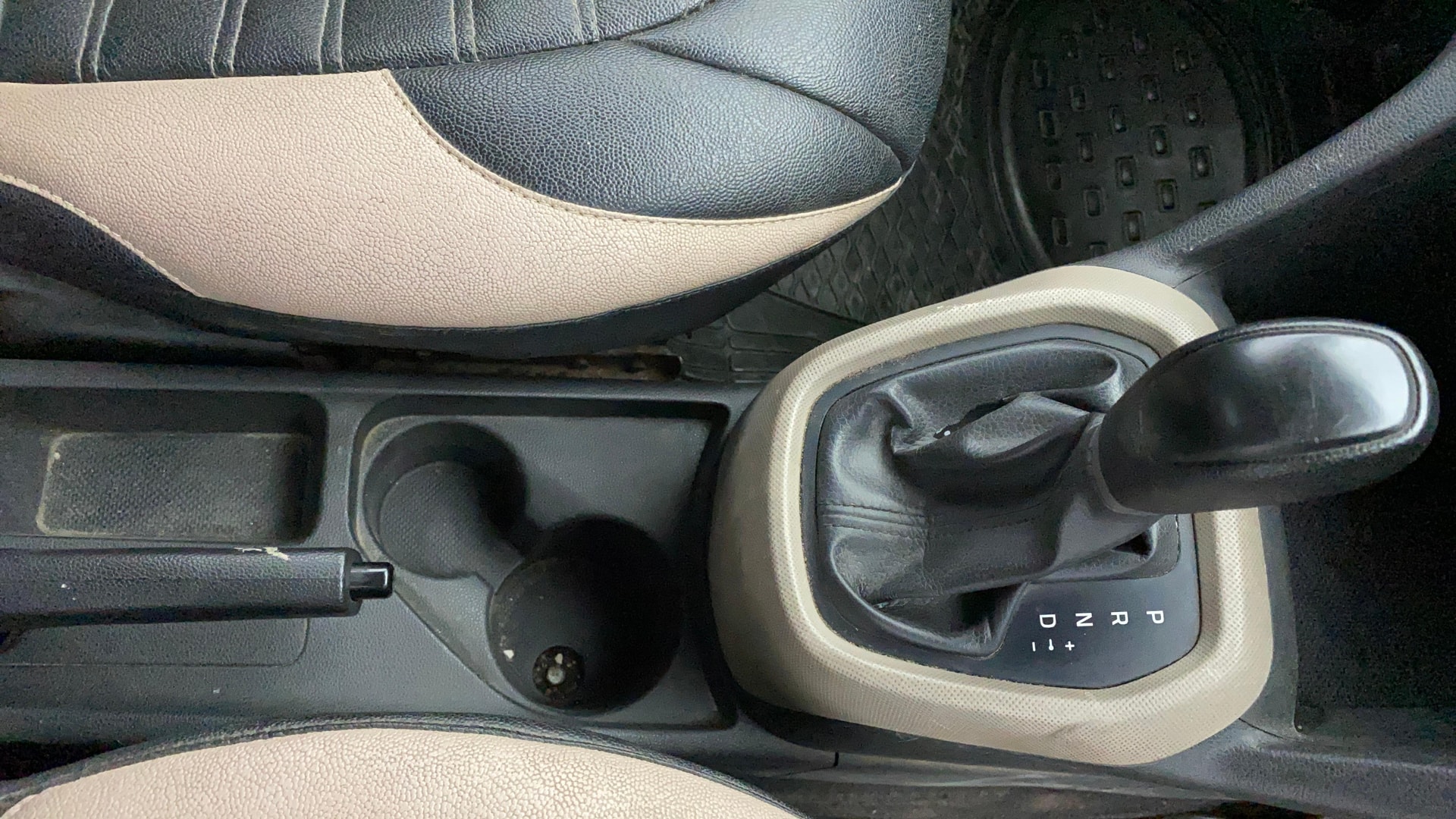 View 2017 Hyundai Grand i10 1.2 Magna Petrol AT Image 37 Used 2017 Hyundai Grand i10 1.2 Magna Petrol AT Image 37